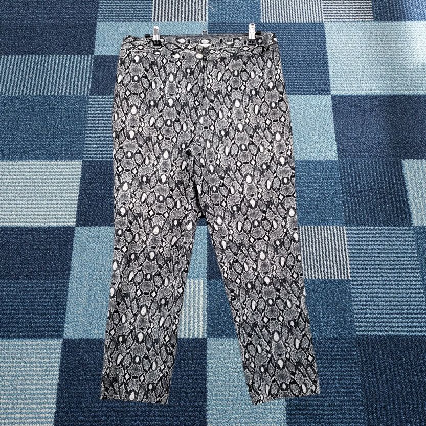 Liz Claiborne Liz Claiborne Womens Pants 8 Gray Black Crop Straight Snakeskin Casual Mid-Rise Size 30" / US 8 / IT 44 - 1 Thumbnail