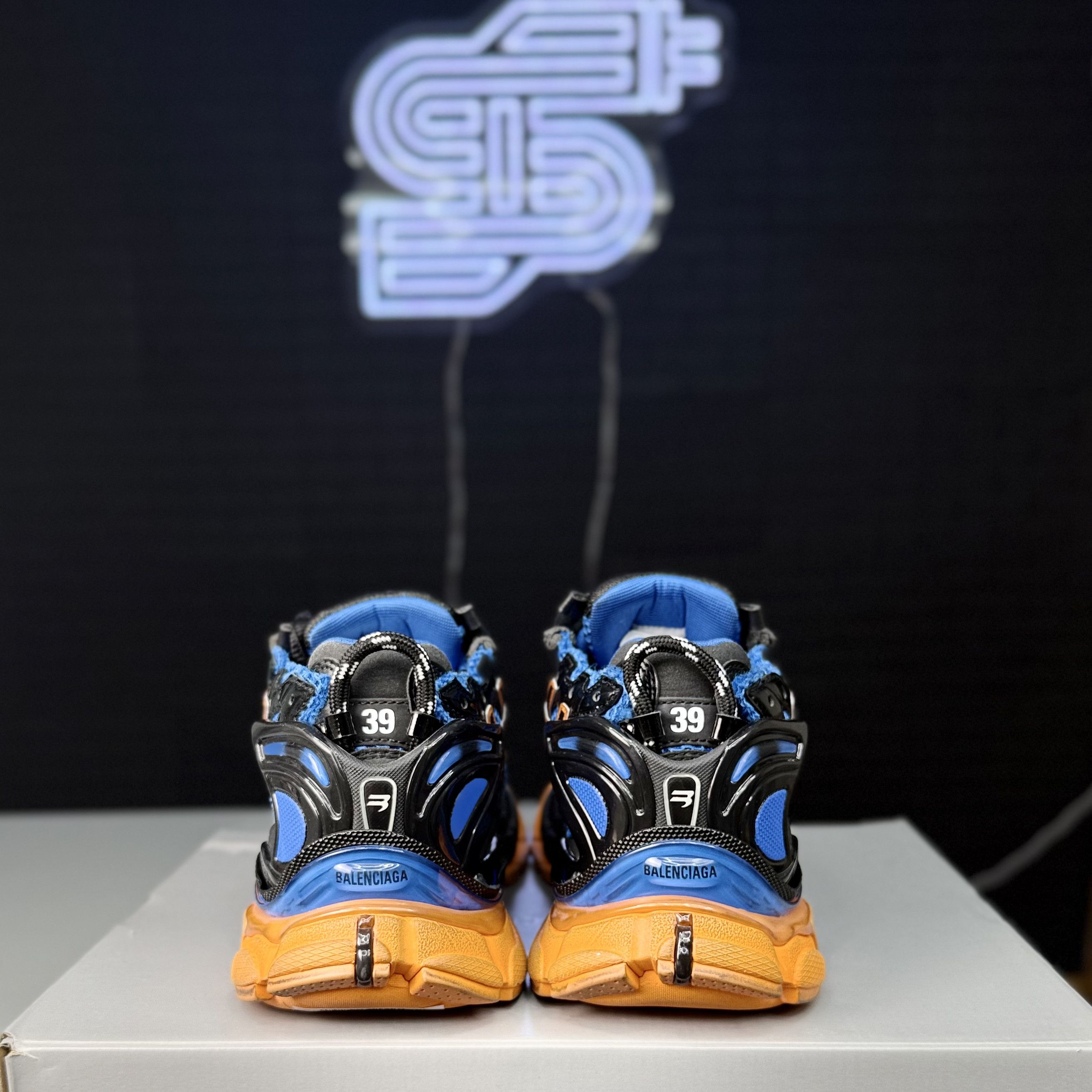 Balenciaga Balenciaga Runner Blue/Orange Size US 6.5 / EU 39-40 - 7 Thumbnail