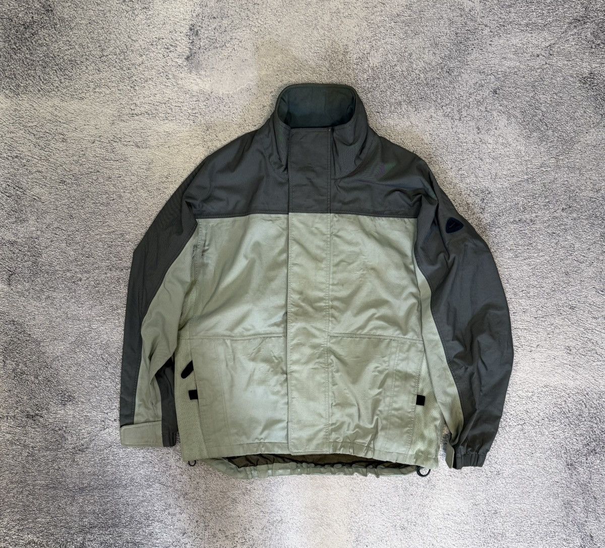 Nike ACG Vintage Nike ACG 3-Layer Shell Jacket L Snow Skirt Vent Zip Size US L / EU 52-54 / 3 - 1 Thumbnail