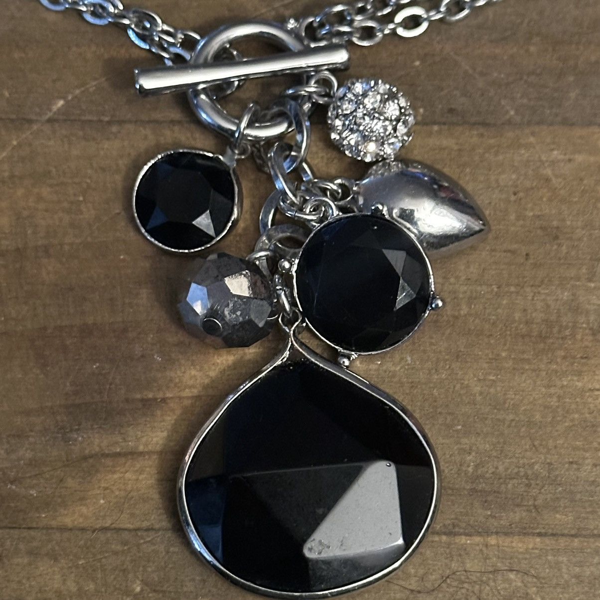 White House Black Market WHBM bezeled stone charm cluster necklace Size ONE SIZE - 4 Thumbnail