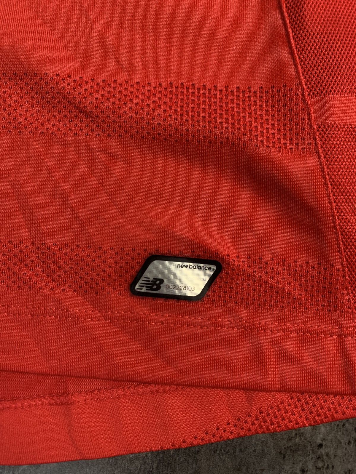Vintage Liverpool New Balance 16/17 Home Jersey Size US M / EU 48-50 / 2 - 4 Thumbnail