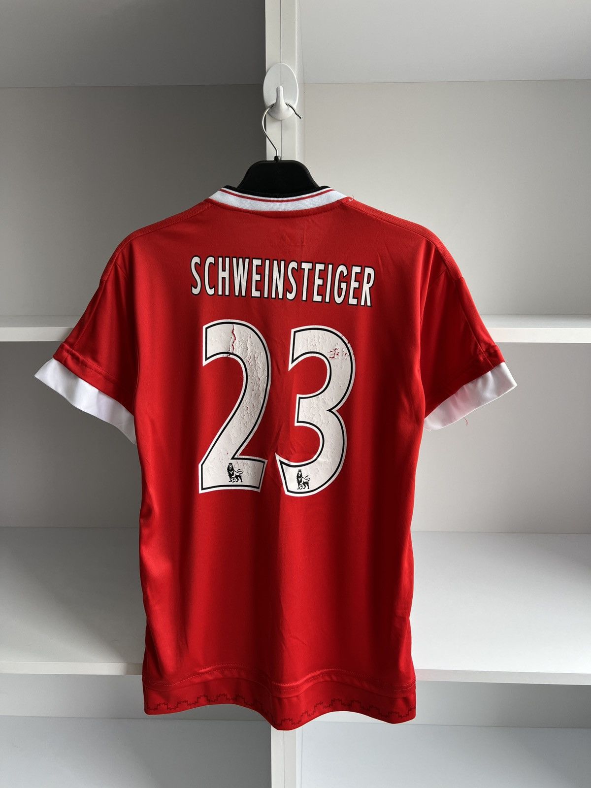 Vintage Schweinsteiger Manchester United Home Jersey Size US S / EU 44-46 / 1 - 15 Thumbnail