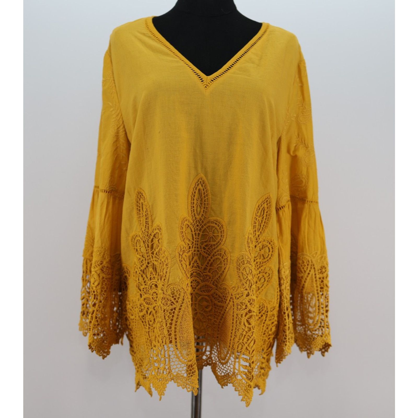 Chicos NWT CHICO'S Boho Embroidered Lace Bell Sleeve Blouse Size L Size XL / US 12-14 / IT 48-50 - 2 Thumbnail