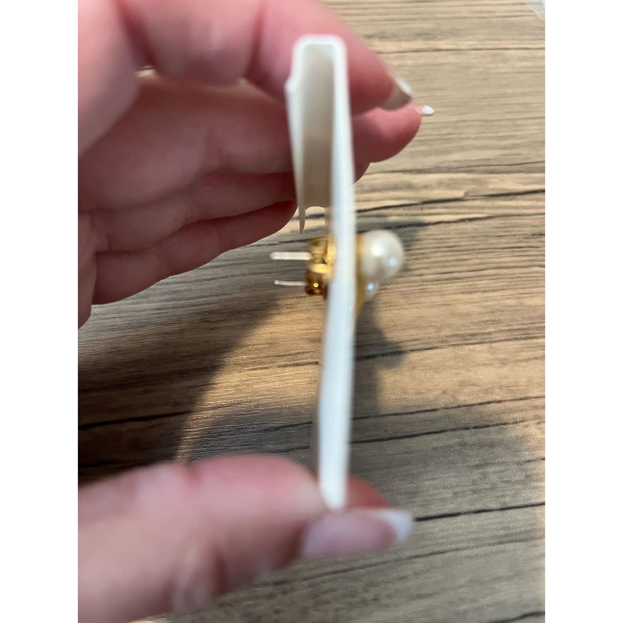 Tory Burch Tory Burch Gold Sea Shell Pearl Beach Ocean Stud Earrin Size ONE SIZE - 3 Thumbnail