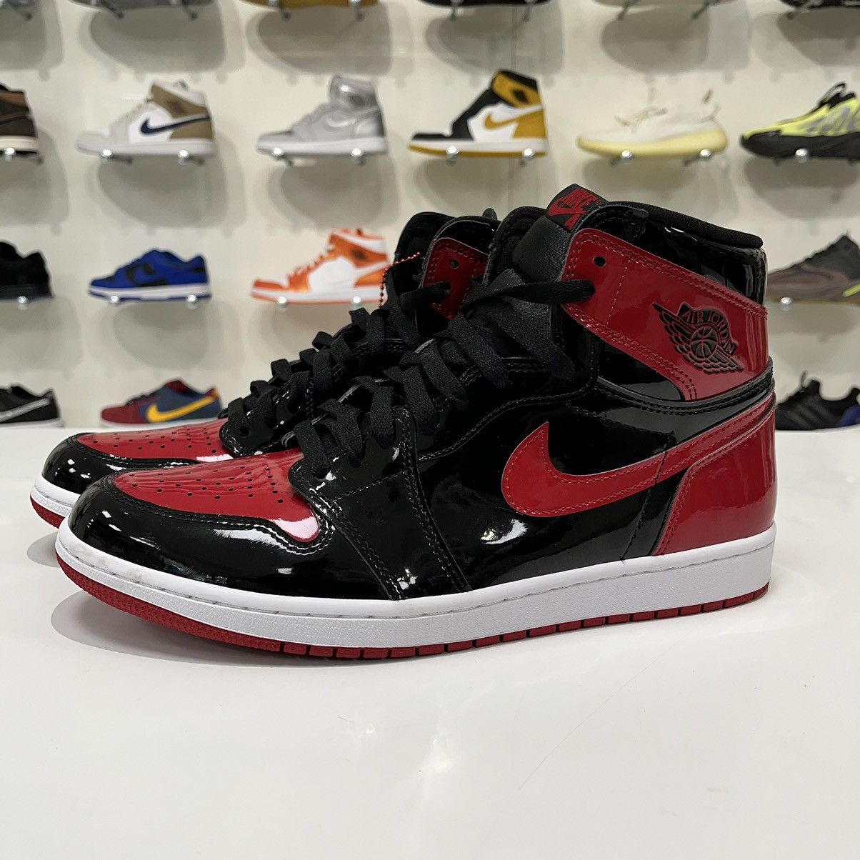 Nike Air Jordan 1 Retro High OG Patent Bred Size US 11 / EU 44 - 2 Thumbnail