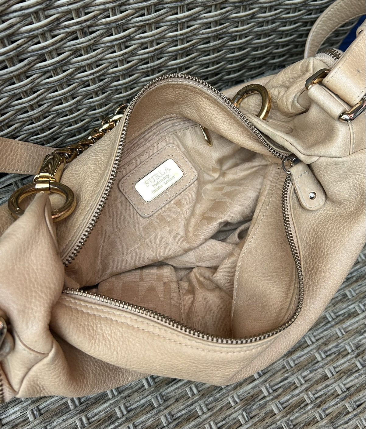 Furla Furla Beige Leather Hobo Shoulder Bag Gold Chain Size ONE SIZE - 10 Thumbnail