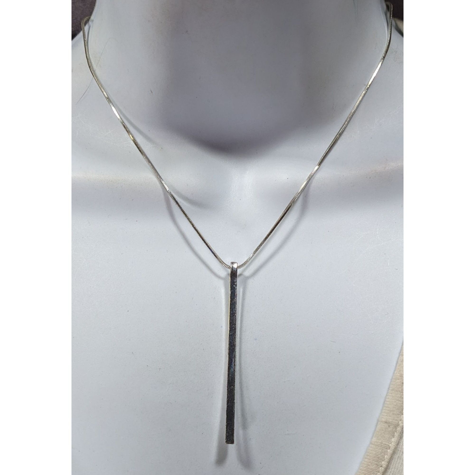 Other Elegant Modern Bright Silver Tone Pillar Pendant Necklace Size ONE SIZE - 2 Thumbnail