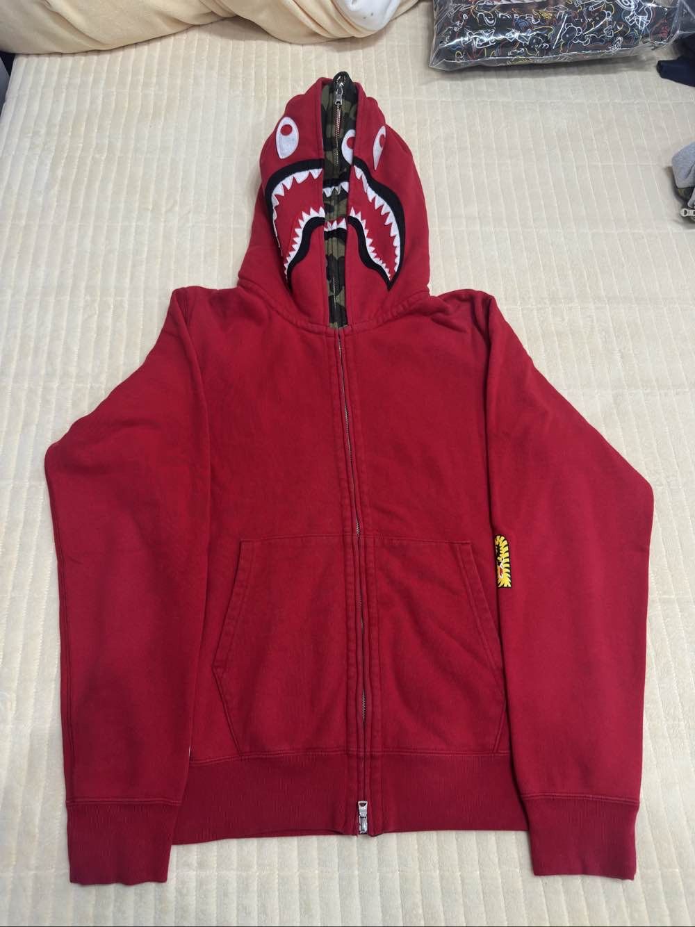 Bape A BATHING APE Red Shark Zip-Up Hoodie Size L Size US L / EU 52-54 / 3 - 1 Thumbnail