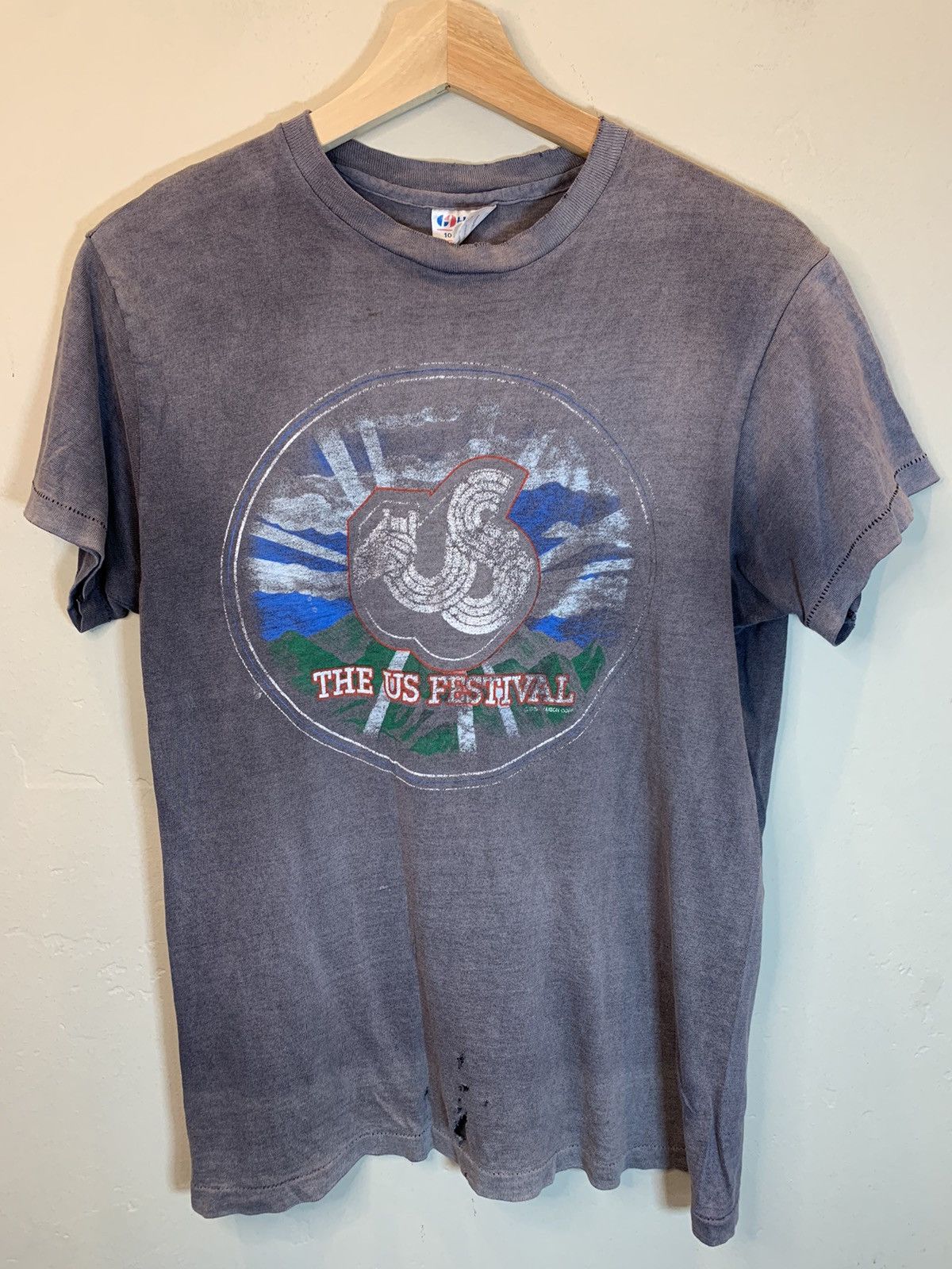 Band Tees RARE Vintage 1982 US Rock & Roll Festival Faded Thrash Shirt Size US M / EU 48-50 / 2 - 1 Thumbnail