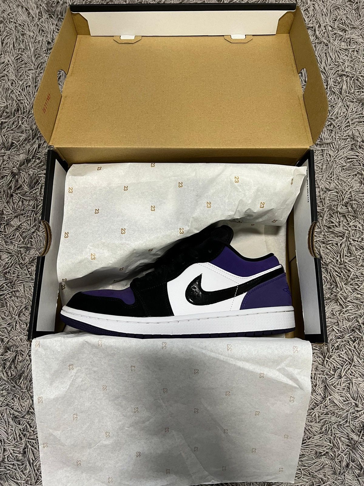 Nike Jordan 1 Low Court Purple Size US 9 / EU 42 - 11 Thumbnail