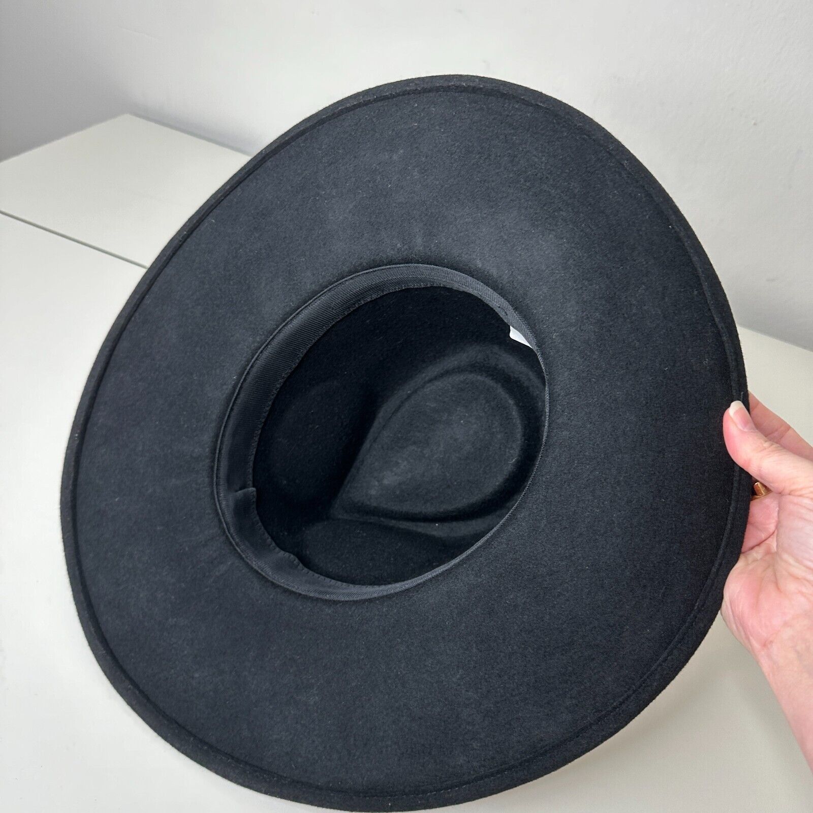 Other NWOT Black Teardrop Round Wide Brim Wool Fedora Unisex Size ONE SIZE - 2 Thumbnail