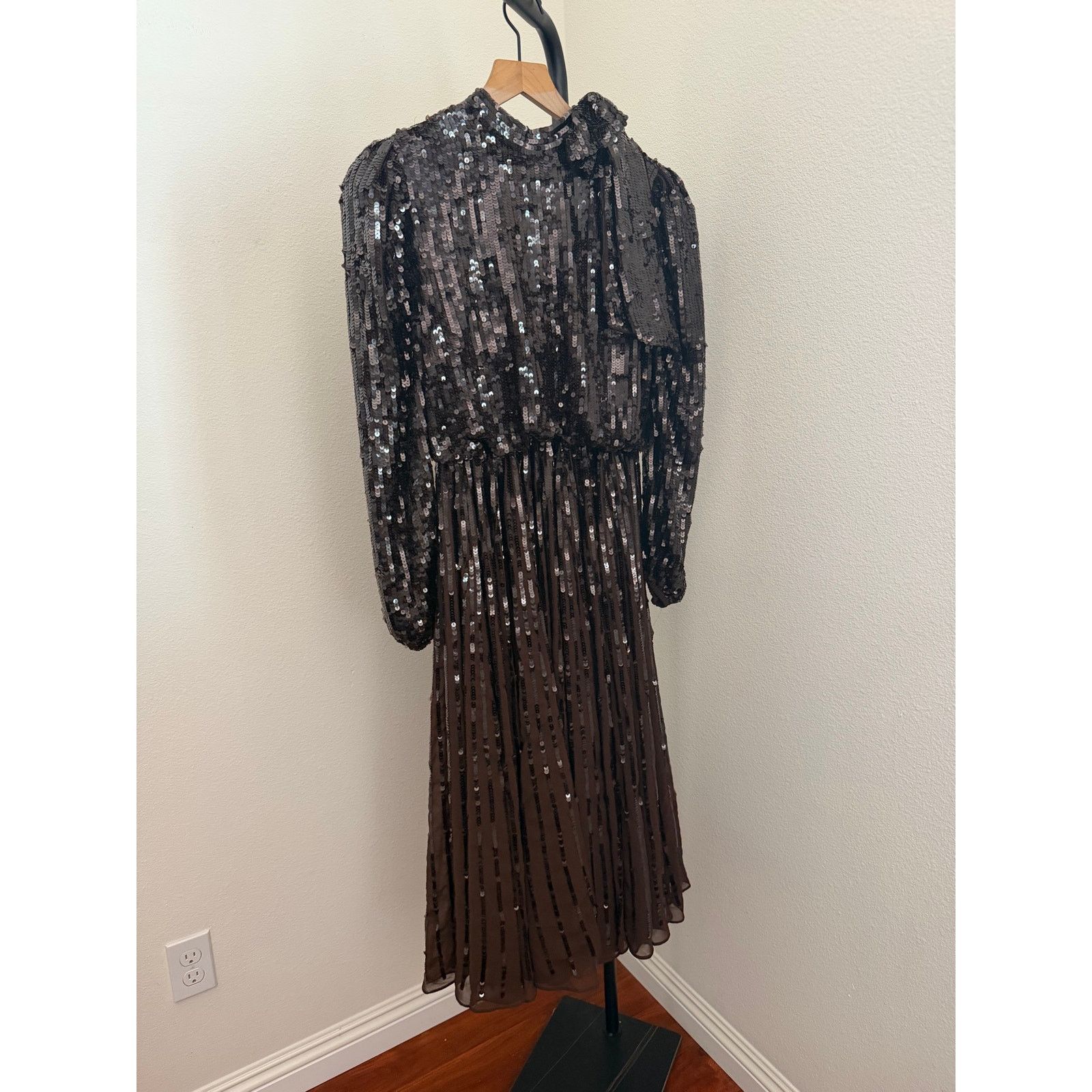 Mac Duggal Mac Duggal Bow Styled Sequin Cocktail Dress chocolate brown Size M / US 6-8 / IT 42-44 - 4 Thumbnail