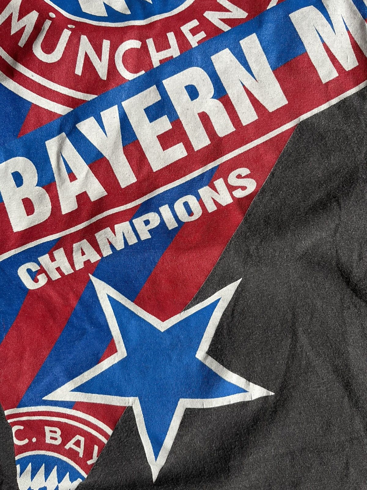 Vintage Vintage Bayern Munich Champions Graphic Football Faded Tee Size US S / EU 44-46 / 1 - 7 Thumbnail