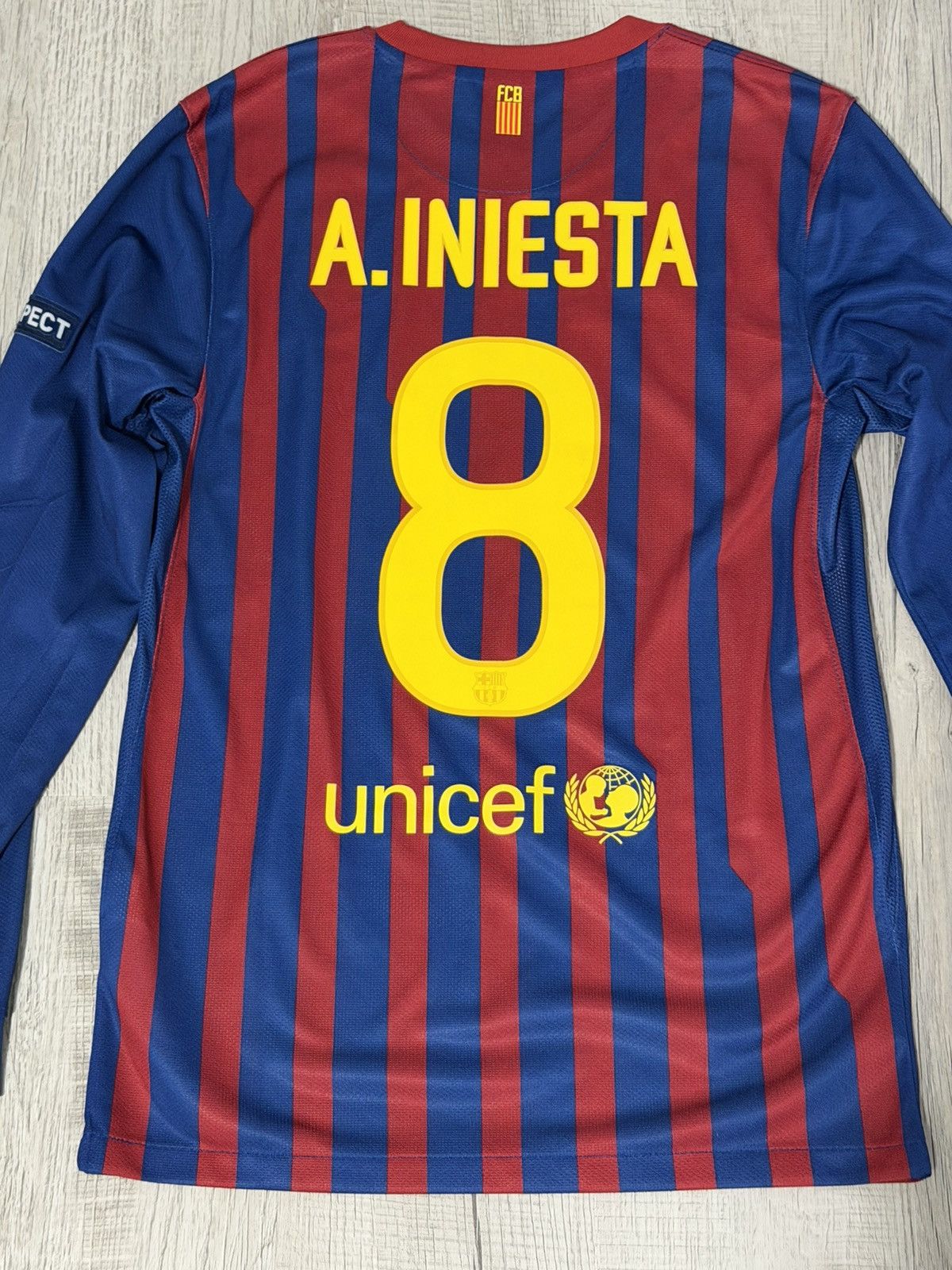 Nike Iniesta Barcelona Jersey 2011/2012 Size US S / EU 44-46 / 1 - 2 Thumbnail