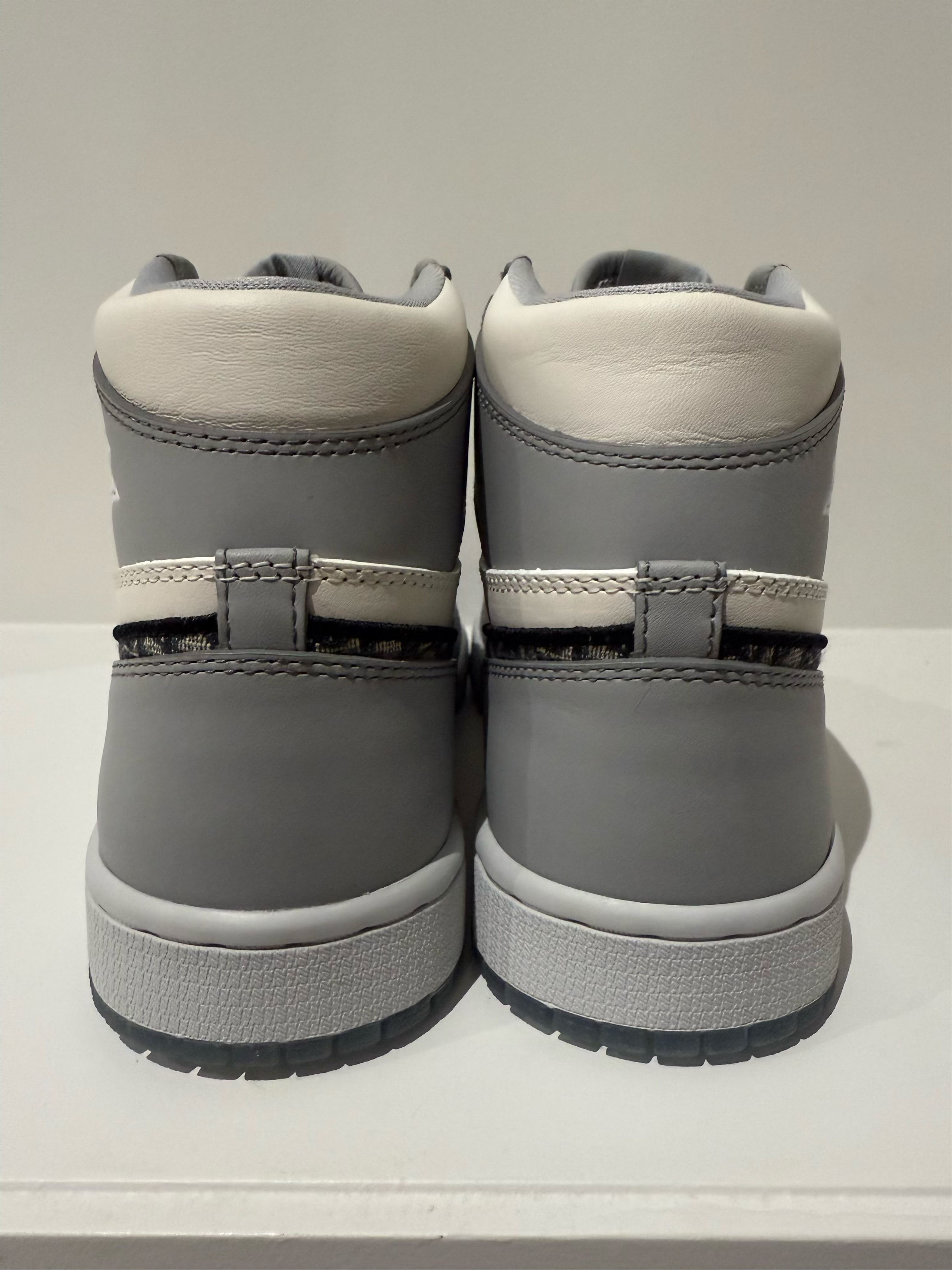 Dior × Jordan Brand Jordan x Dior Air Jordan 1 Retro High Top Sneaker BNIB Size US 6.5 / EU 39-40 - 6 Thumbnail