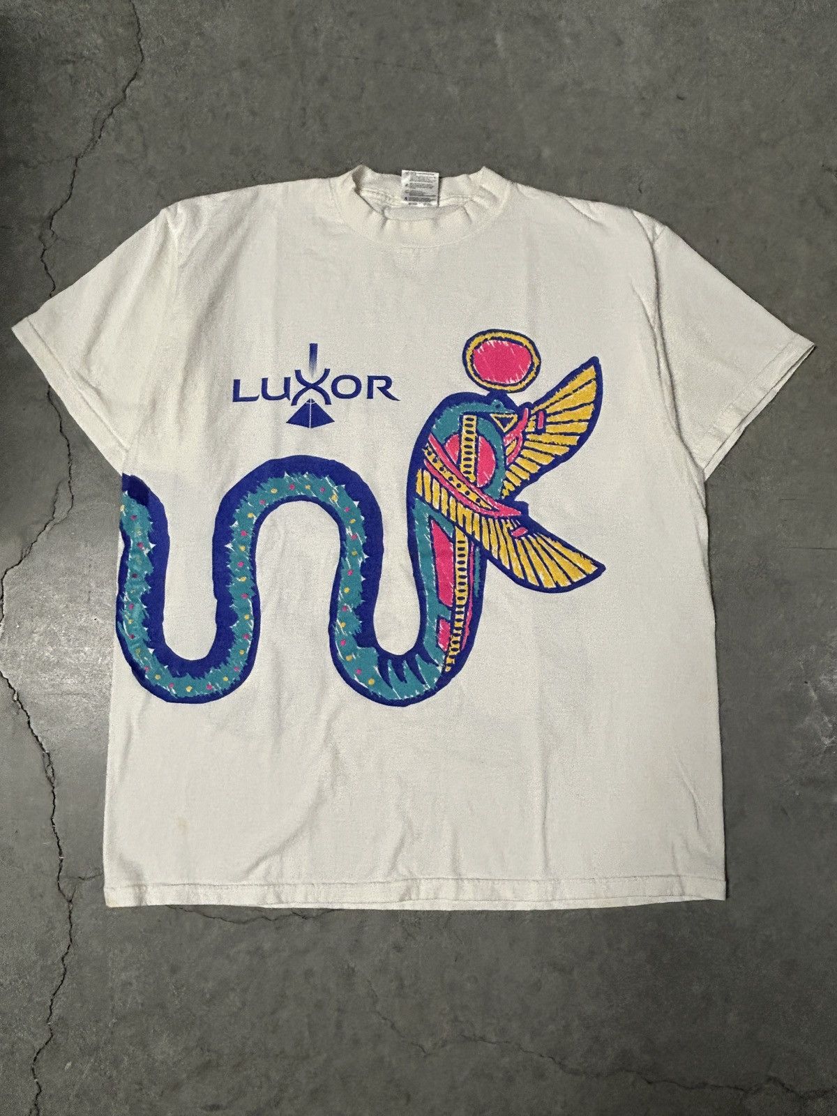 Vintage Vintage 90s Luxor Casino Graphic Tee Size US XL / EU 56 / 4 - 1 Thumbnail