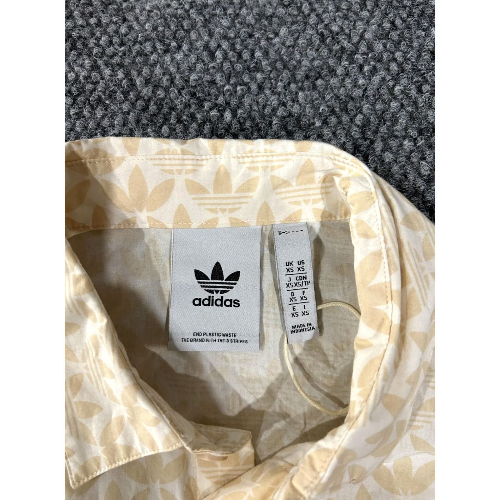 Adidas Adidas Shirt Mens XS Beige Trefoil Logo Print Button Up Short Sleeve Casual Size US XS / EU 42 / 0 - 3 Thumbnail