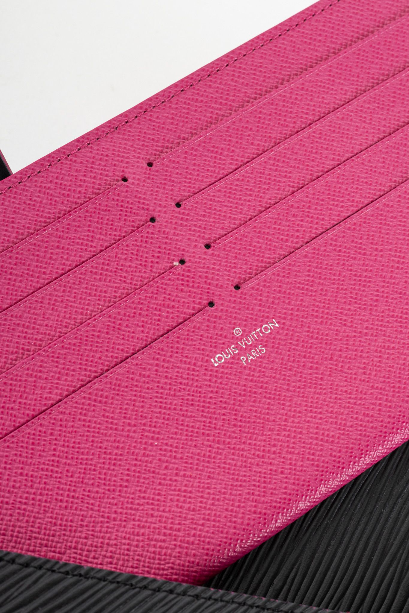 Louis Vuitton Louis Vuitton Felicie Noir & Fuchsia Epi Leather Pochette Size ONE SIZE - 14 Thumbnail