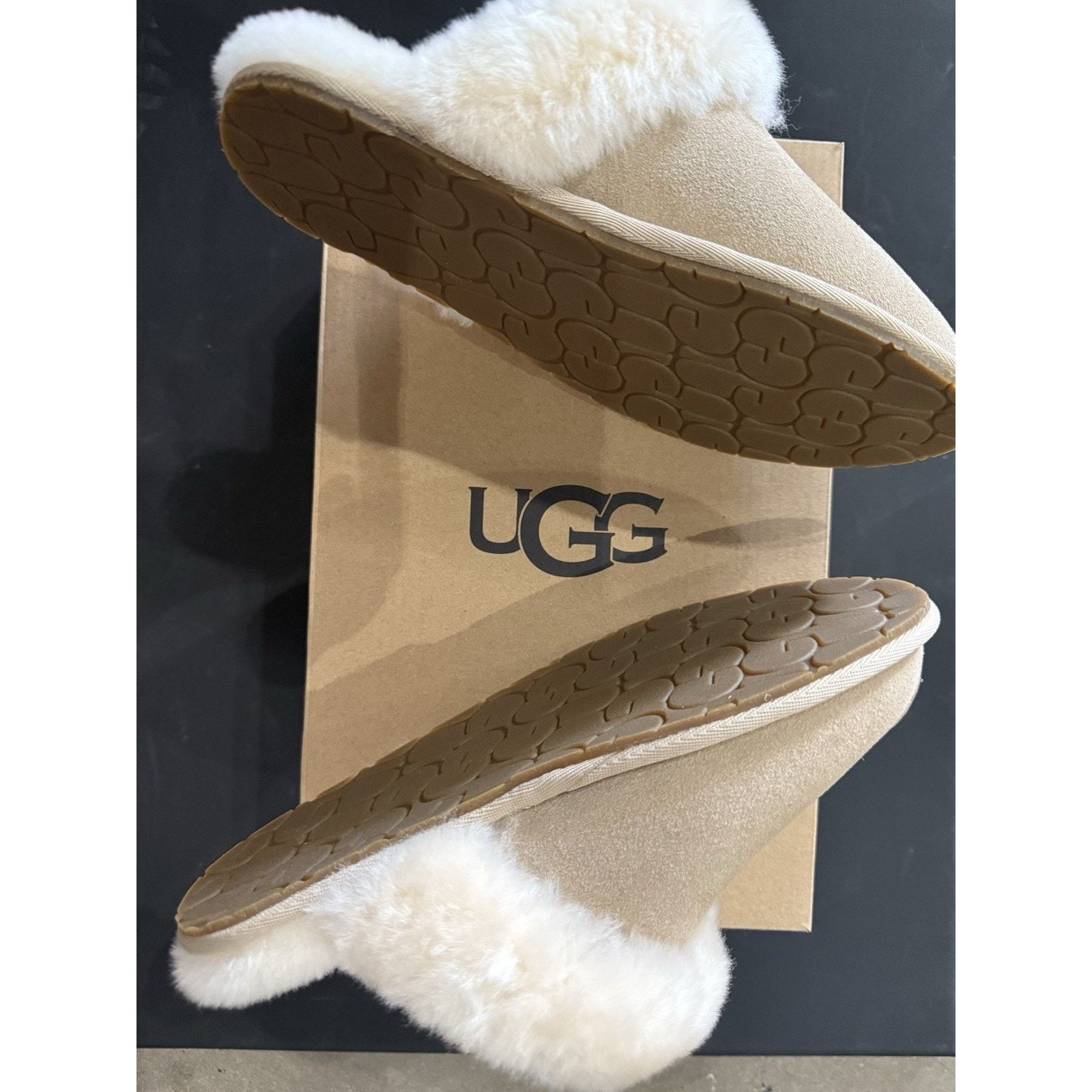 Ugg UGG WOMENS SCUFFETTE II SLIPPER SIZE US 7 SUEDE/WOOL ~ SAND Size US 5 / IT 35 - 3 Thumbnail