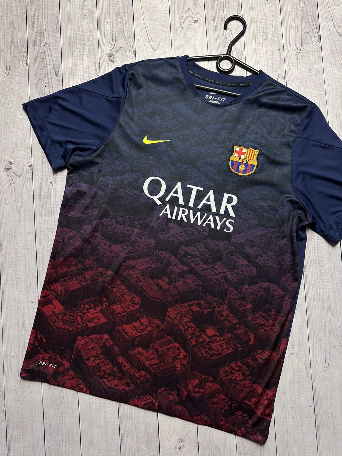 Nike × Vintage Vintage Nike Barcelona soccer jersey size XL rare logo Size US XL / EU 56 / 4 - 2 Thumbnail