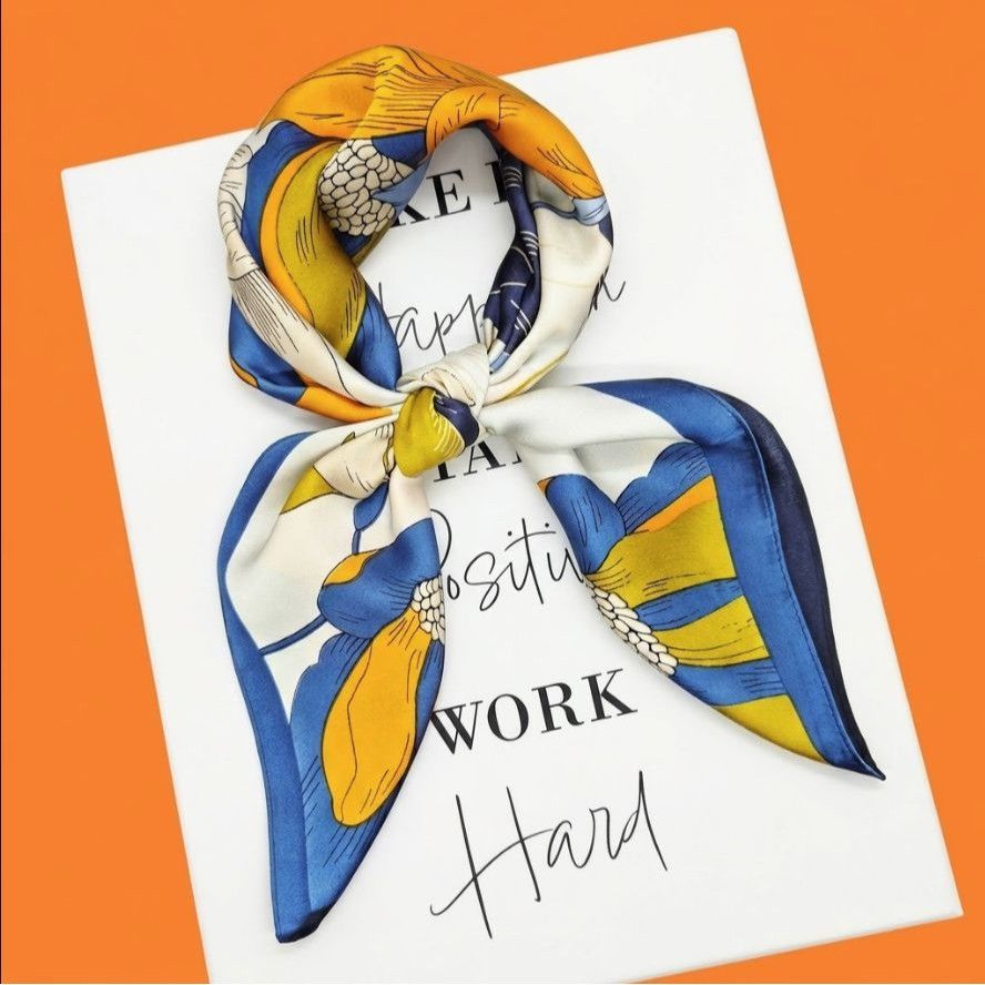 Other New Elegant Bandana Floral Square Scarf Vintage BLUE and ORA Size ONE SIZE - 1 Thumbnail