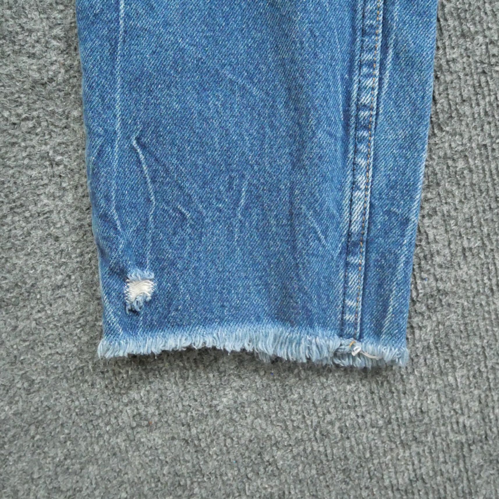 Abercrombie & Fitch Abercrombie & Fitch Jeans Womens 27 4 4R Mom High Rise Distressed Cropped Size 27" / US 4 / IT 40 - 4 Thumbnail