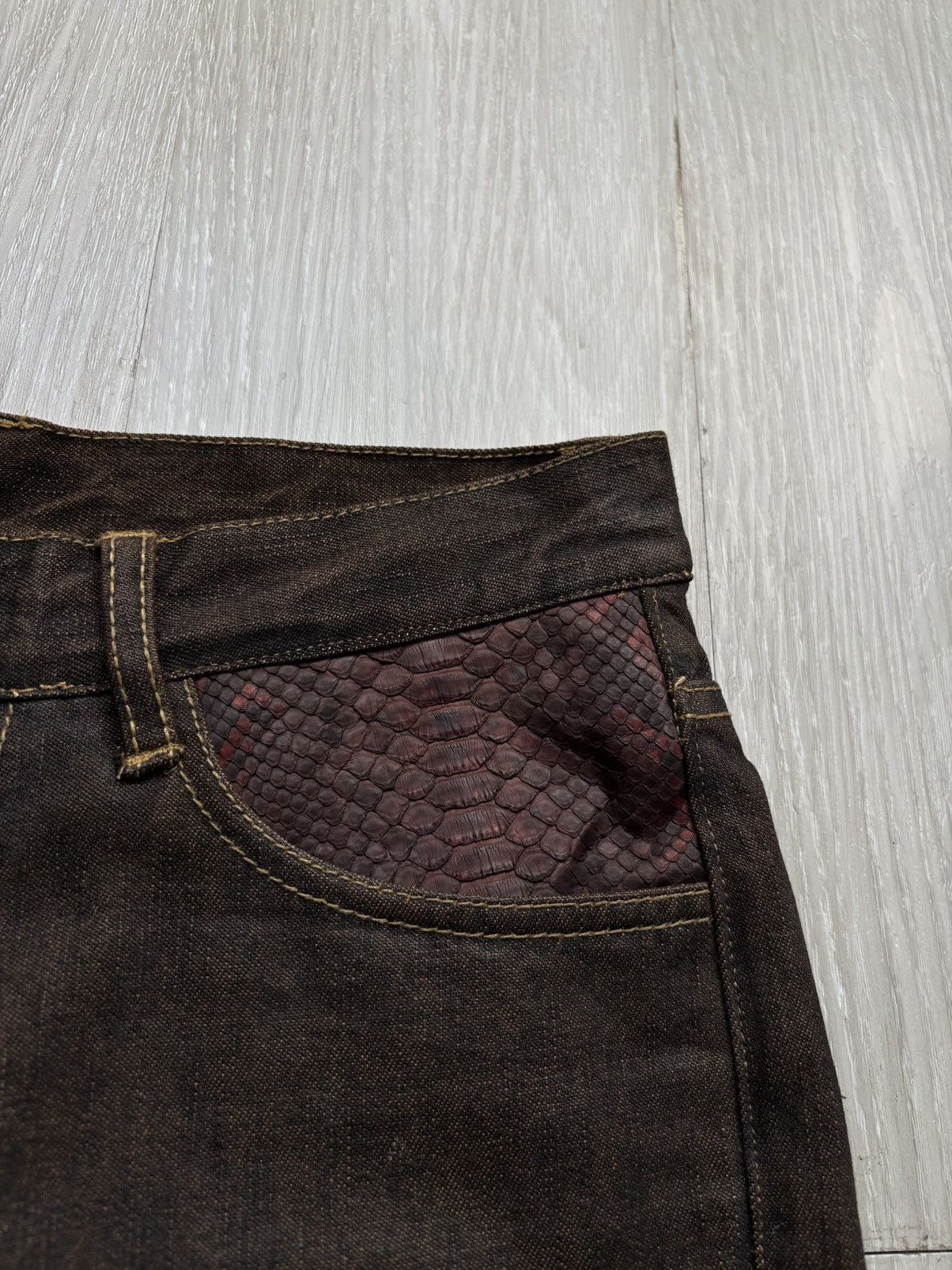 Japanese Brand ADMIX ELEMENTS phyton distressed flare jeans Size US 27 - 4 Thumbnail