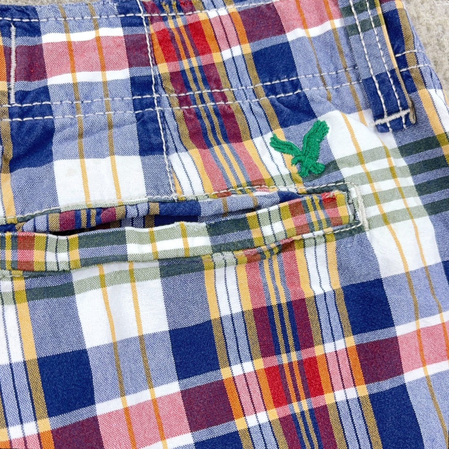 American Eagle Outfitters VINTAGE American Eagle Outfitters Chino Shorts Men 28 Blue Red Plaid Tartan Preppy Jeans? Size US 28 / EU 44 - 6 Thumbnail