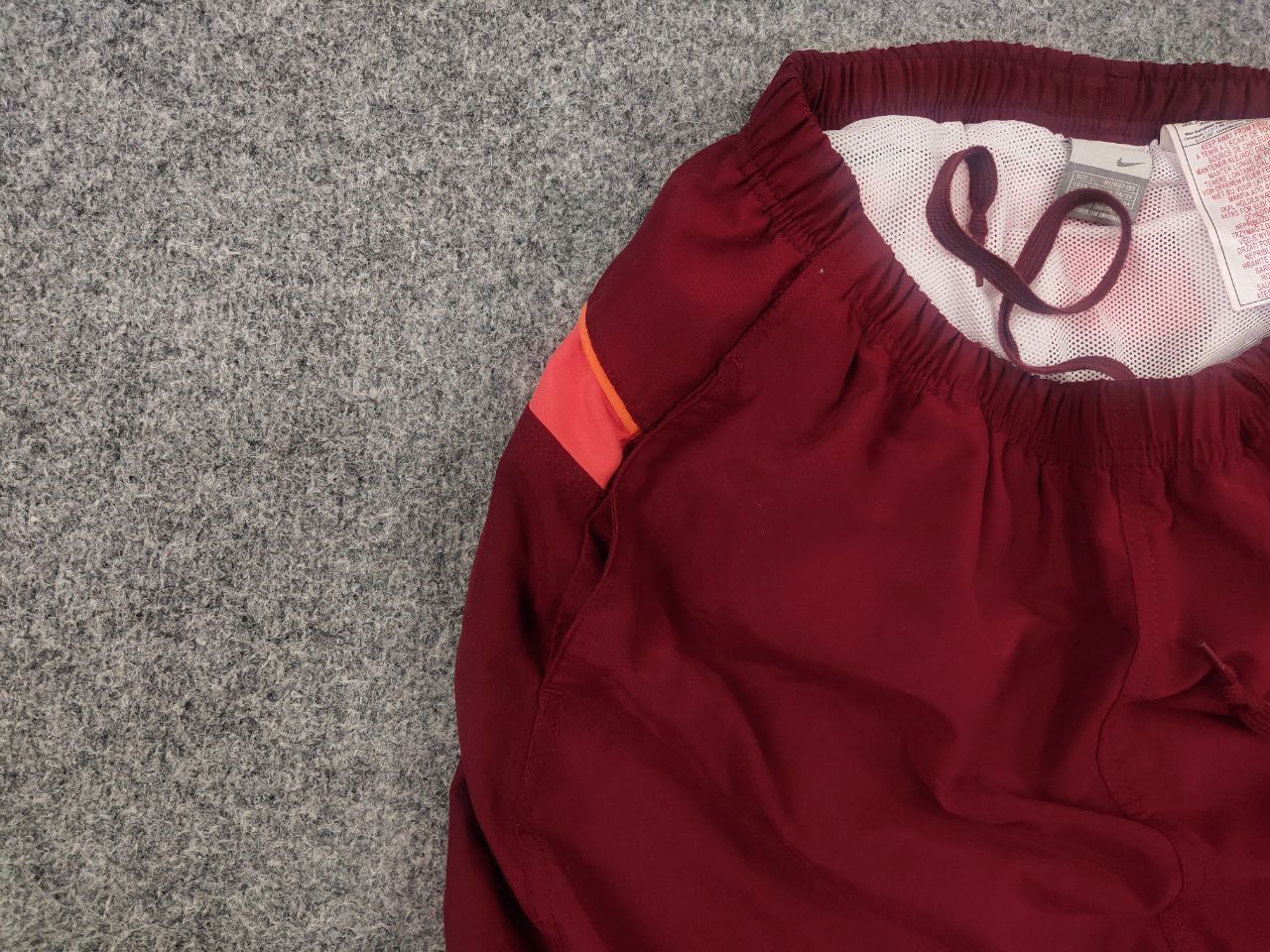 Nike Vintage Nike casual shorts with pockets matte red Y2K Style Size US 34 / EU 50 - 3 Thumbnail