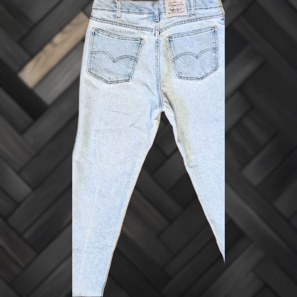 Levi's VINTAGE Levi's RELAXED FIT Jeans Men's 34x30 (32x30) Gray Tab Light Wash Denim 5-Pocket Retro Grunge 1990s Mens Size US 34 / EU 50 - 1 Thumbnail