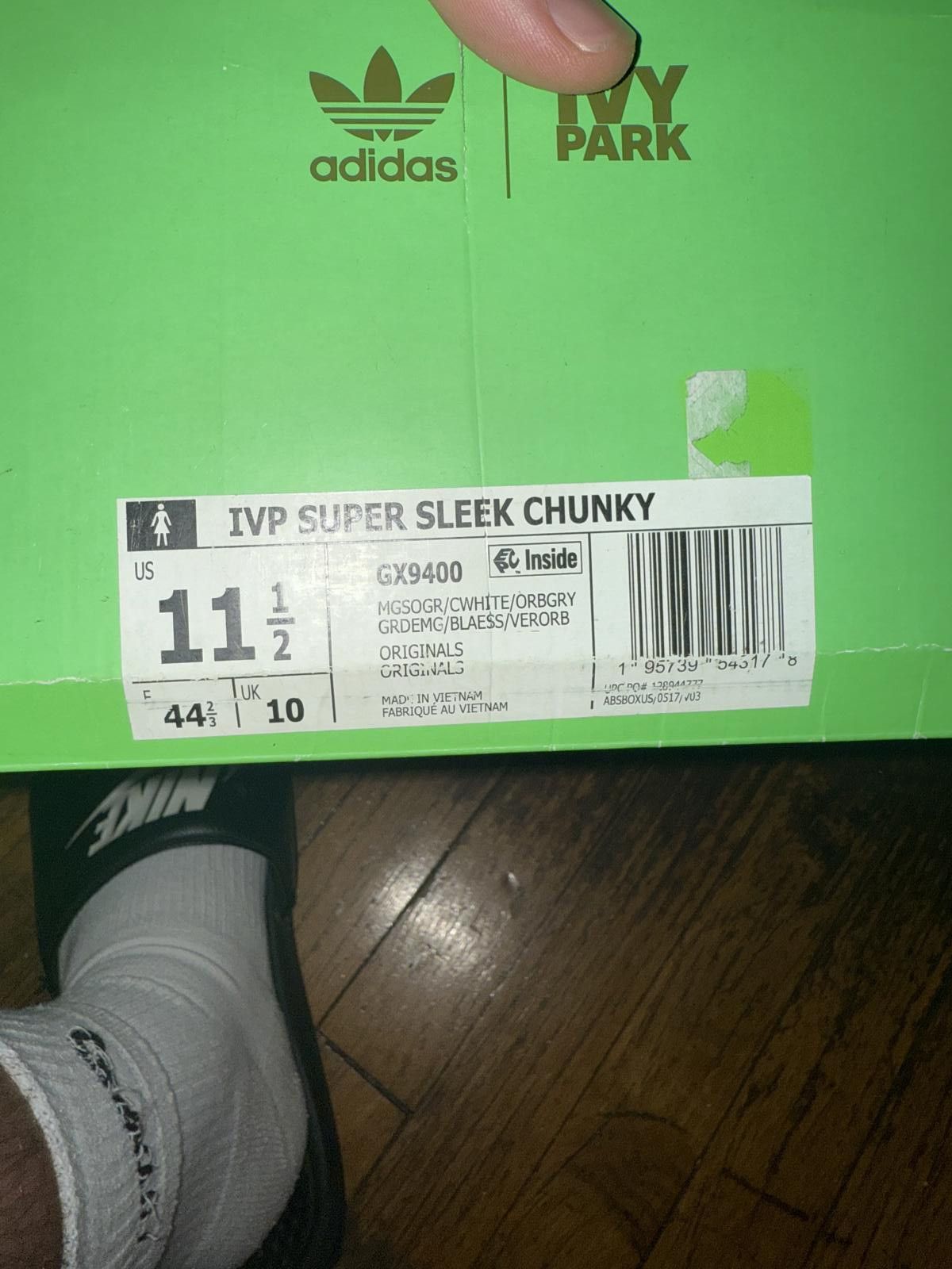 Adidas Beyoncé shoes sz 11/11.5 Size US 11 / EU 44 - 5 Thumbnail