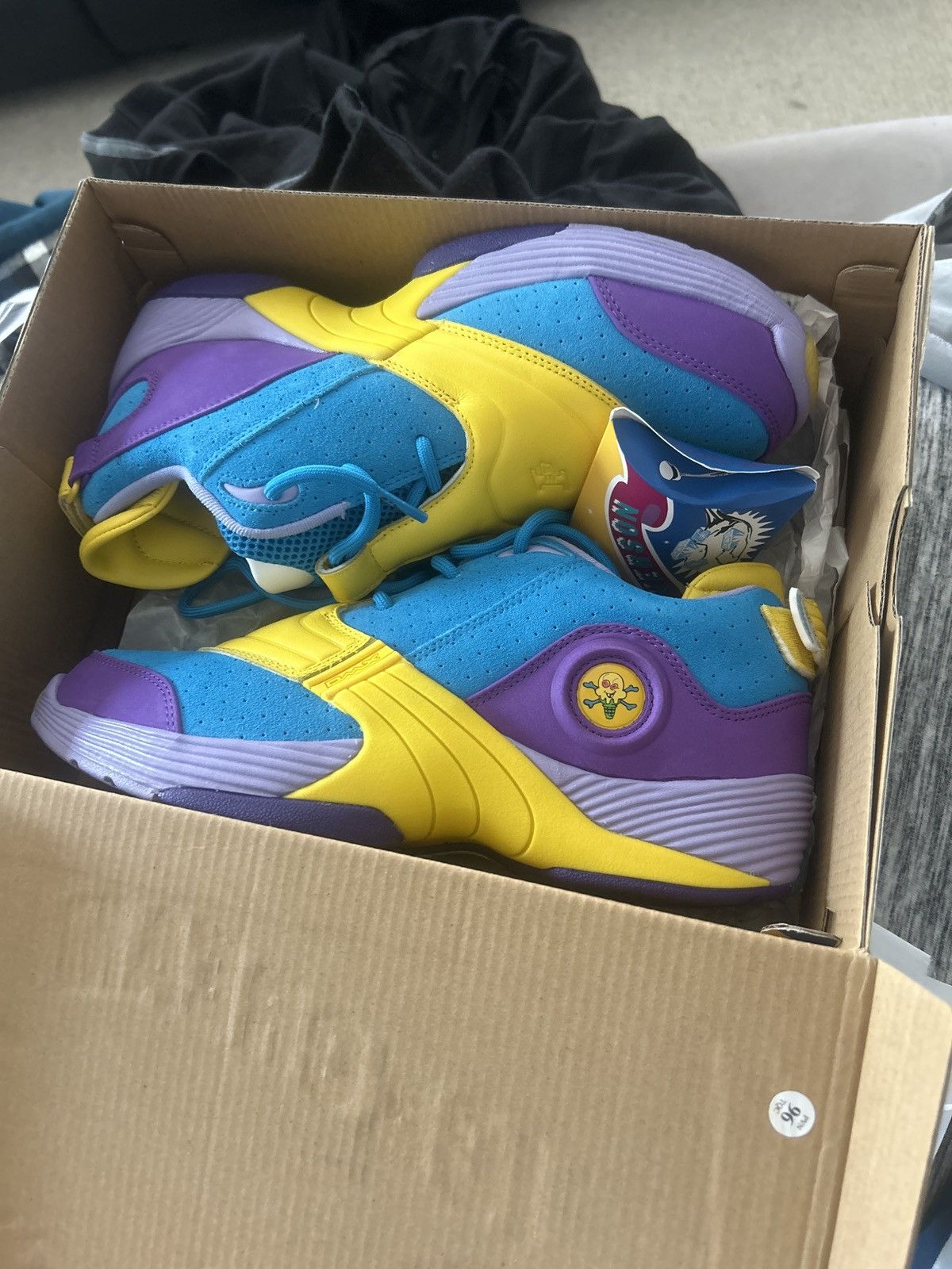 Icecream × Reebok Reebok ANSWER V MU ICE CREAM Size US 9.5 / EU 42-43 - 2 Thumbnail