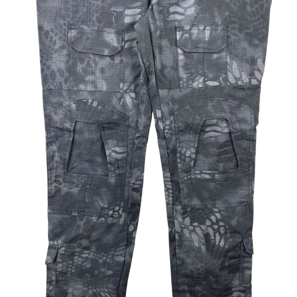 Japanese Brand Vintage Snake Patterned Camouflage Trousers Ski Pants Size US 35 - 3 Thumbnail