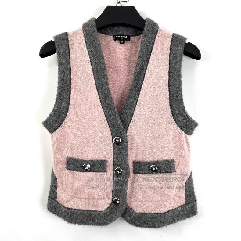 Chanel Chanel Gray and pink colour-block knitted vest coat Size XS / US 0-2 / IT 36-38 - 1 Thumbnail