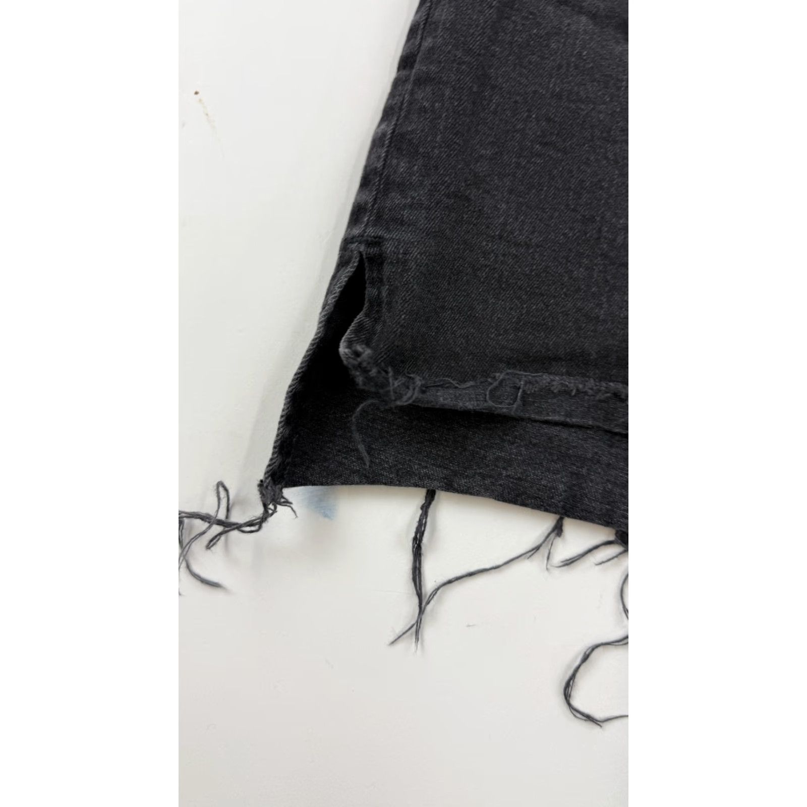 Madewell Madewell Skirt Womens 26 Black Denim High Rise Raw Hem Frayed Mini Casual Size 26" / US 2 / IT 38 - 3 Thumbnail