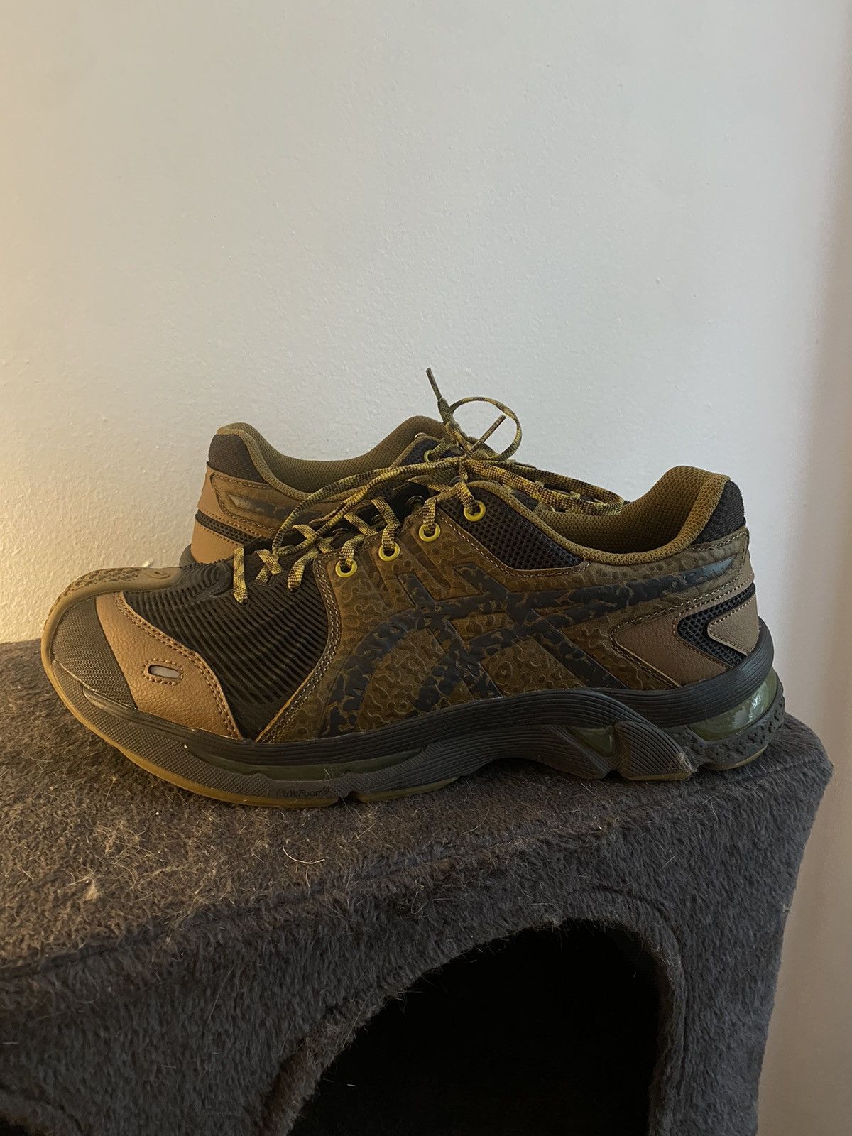 Asics × Kiko Kostadinov Kiko Kostadinov Brown & Black Asics Edition GEL-KITIL III Size US 11 / EU 44 - 7 Thumbnail