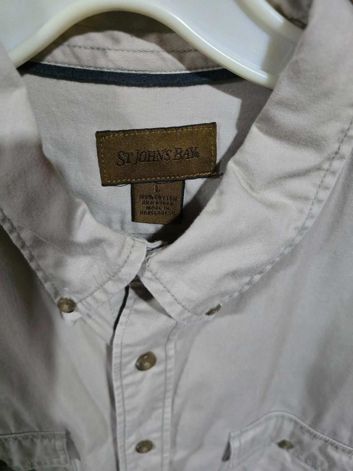 St. Johns Bay St. John's Bay Khaki Button Down Shirt Size US L / EU 52-54 / 3 - 2 Thumbnail