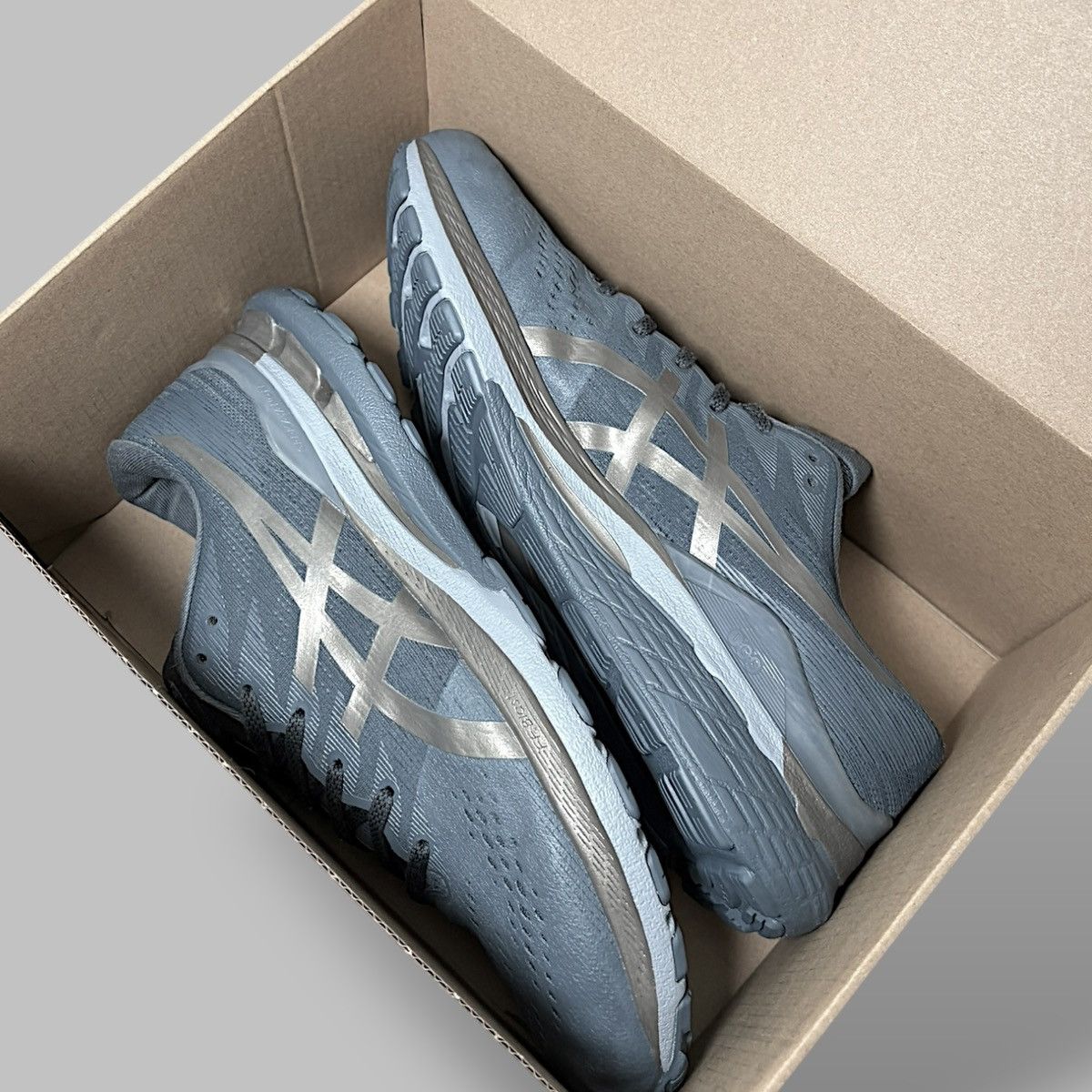 Asics ASICS Men’s Grey Gold Custom Running Sneakers Sz 10.5 Size US 10.5 / EU 43-44 - 9 Thumbnail