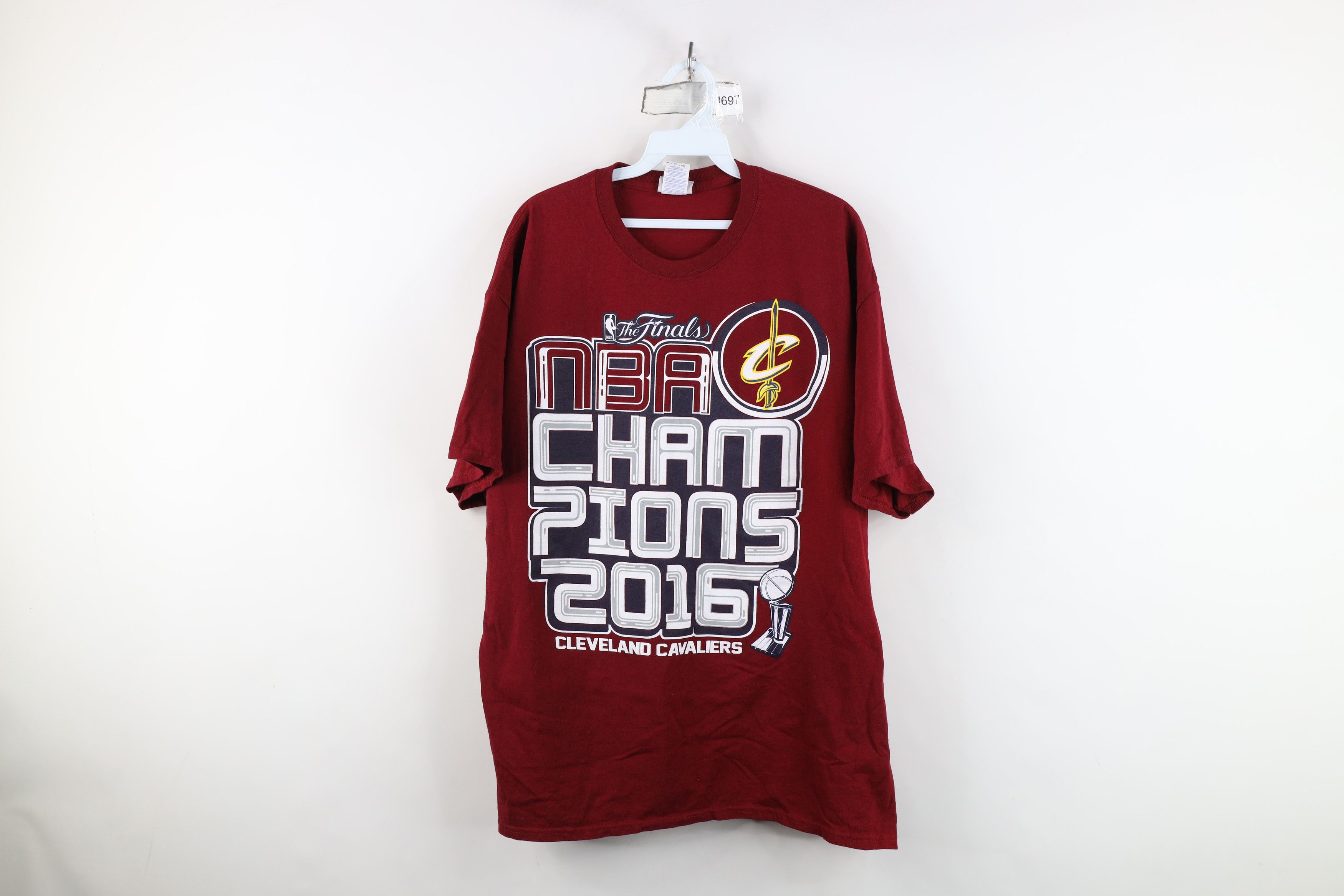 Vintage Vintage Y2K Cleveland Cavaliers Basketball T-Shirt Red Size US XL / EU 56 / 4 - 1 Thumbnail