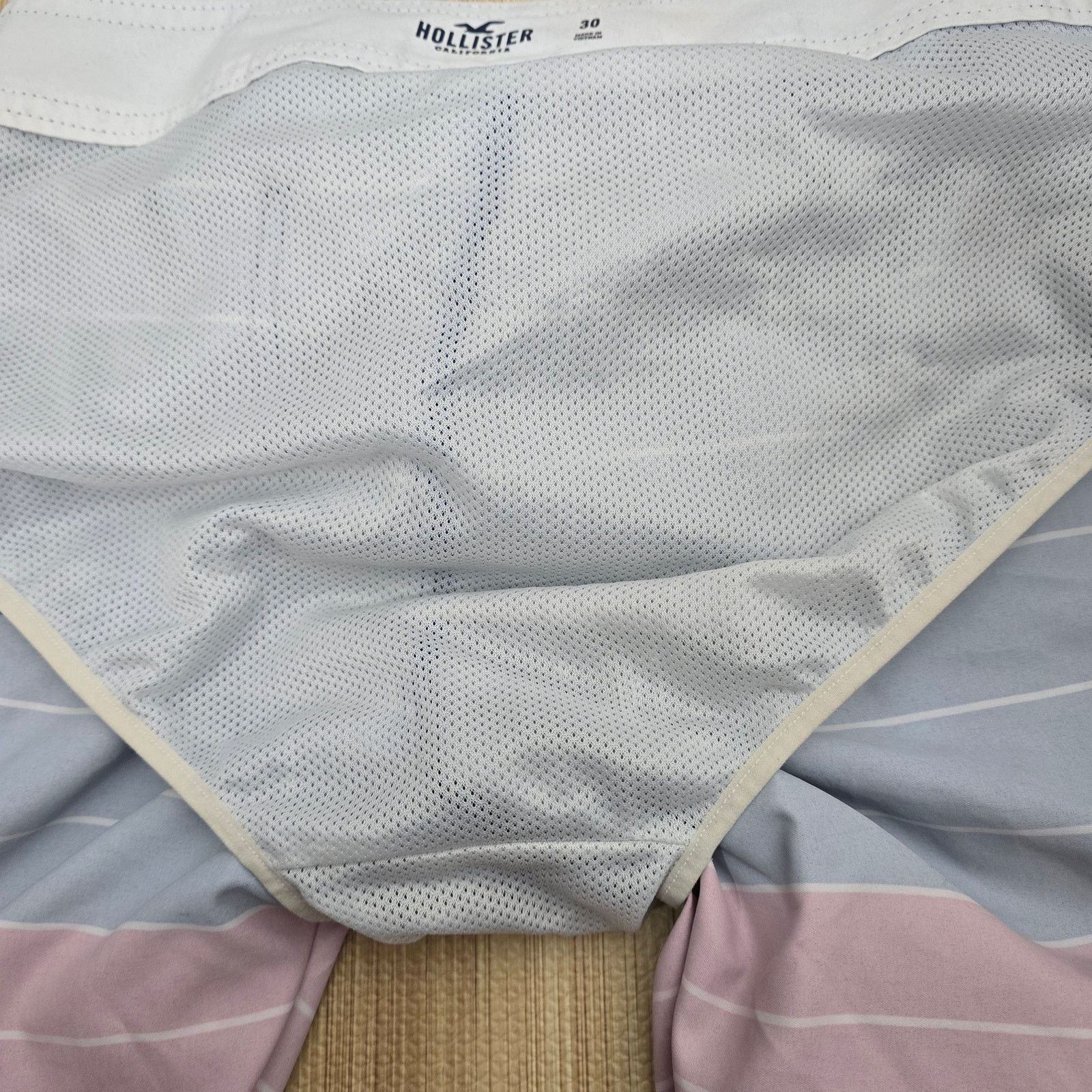 Hollister Hollister Blue Red White Stripe Swim Shorts Trunks Size 30 Size US 30 / EU 46 - 7 Thumbnail