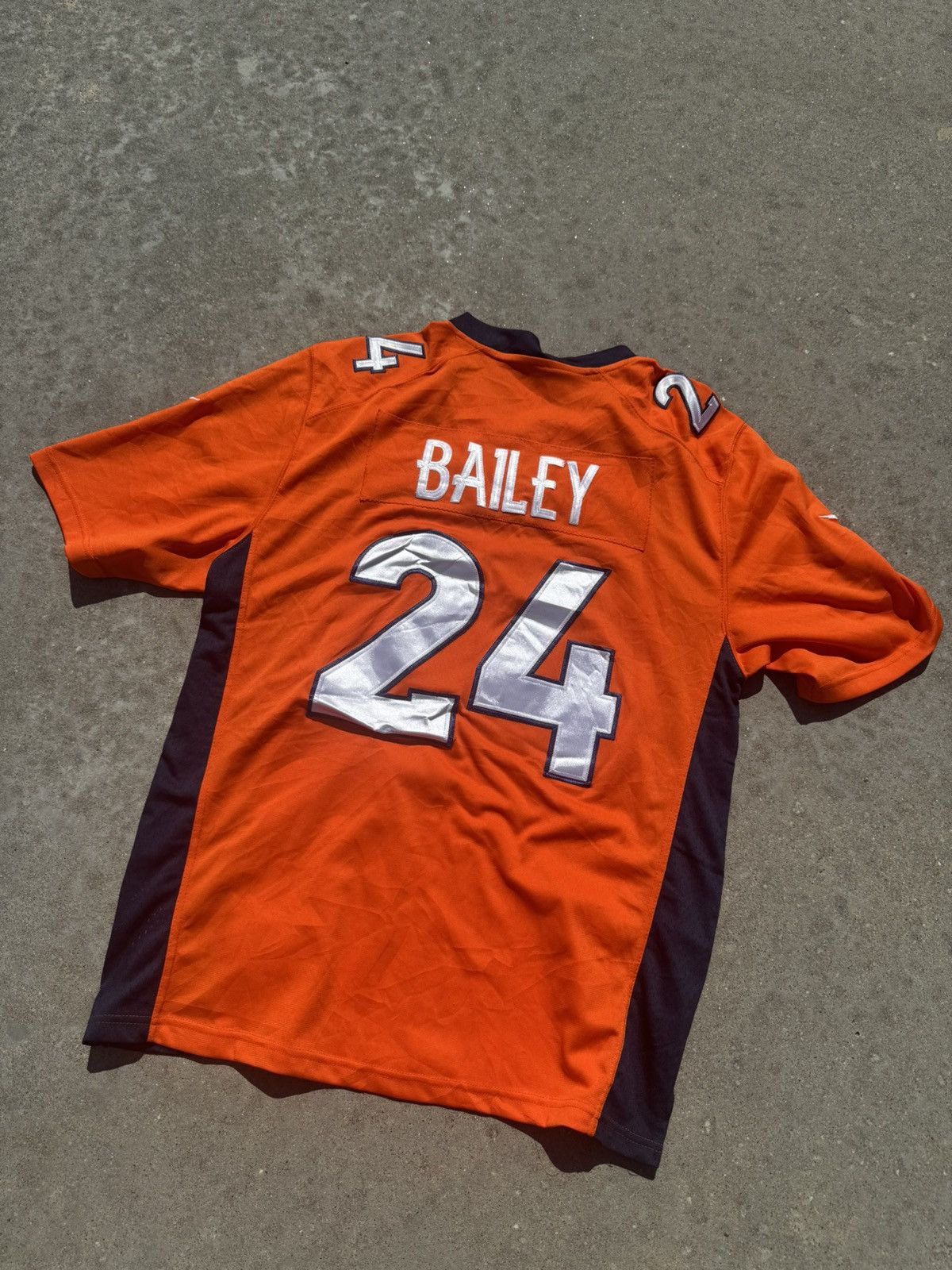 Nike Nike champ Bailey, Denver Broncos size, medium Size US M / EU 48-50 / 2 - 3 Thumbnail