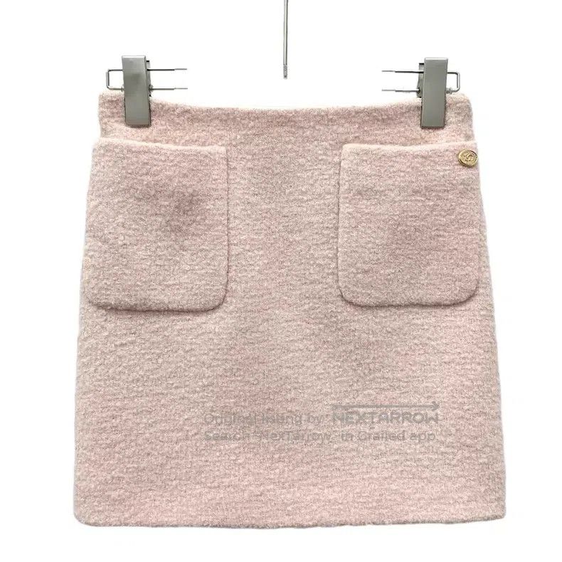 Chanel Chanel Castle Series Light Pink Wool Tweed Knitted Skirt Size 42" / US 20 - 1 Thumbnail