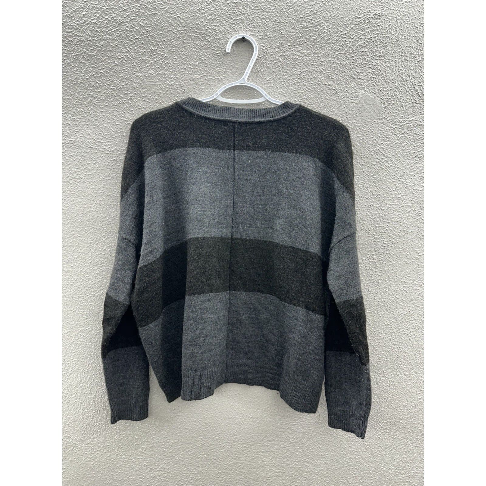 Eddie Bauer Eddie Bauer Womens Sweater Striped Pullover Long Sleeve XL Knit Lightweight Gray Crew Neck Modern Bohemian Outdoor Classics Womens Size XL / US 12-14 / IT 48-50 - 5 Thumbnail