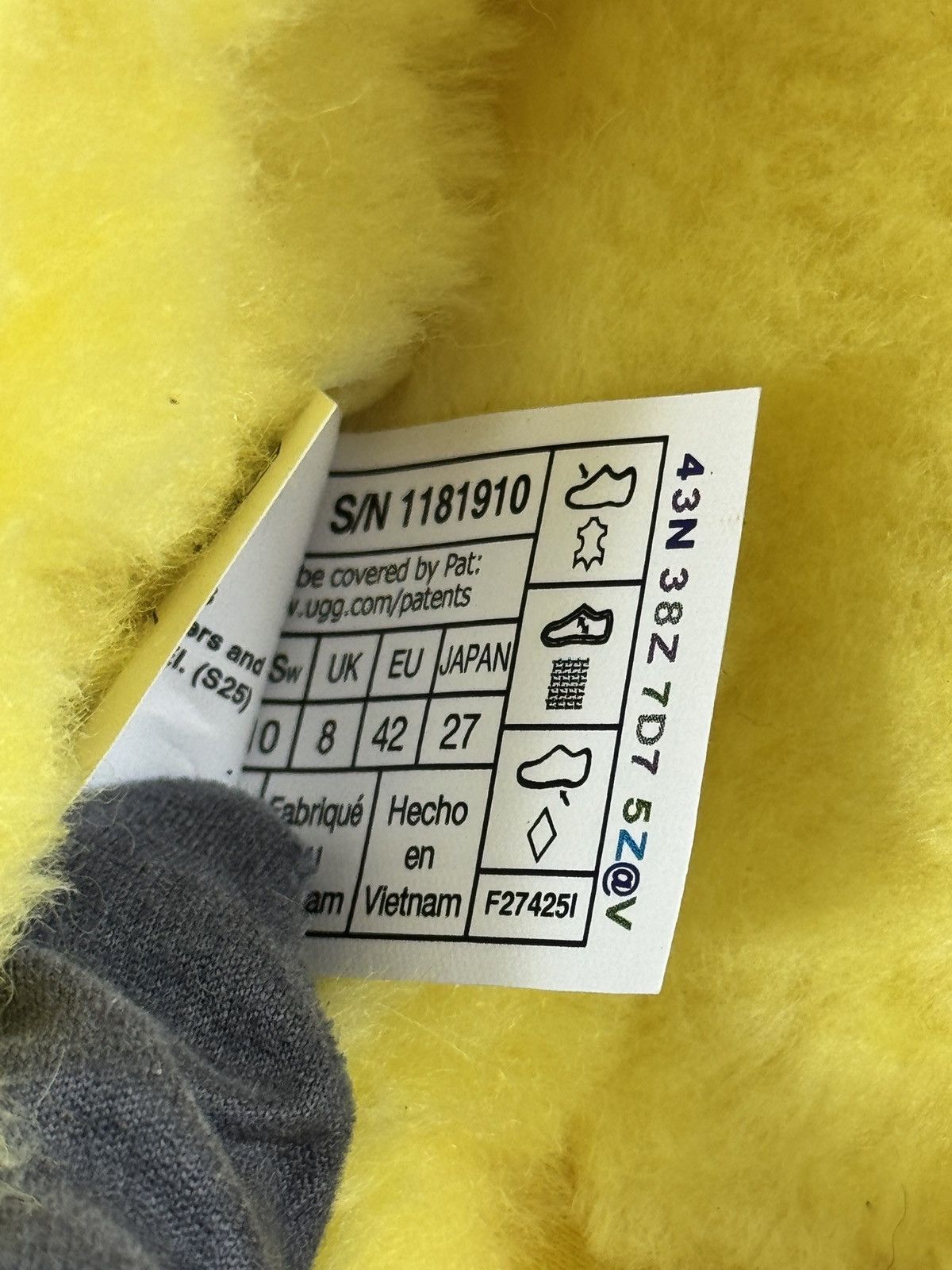 Palace × Ugg LOONEY TUNES UGGS Size US 10 / EU 43 - 11 Thumbnail