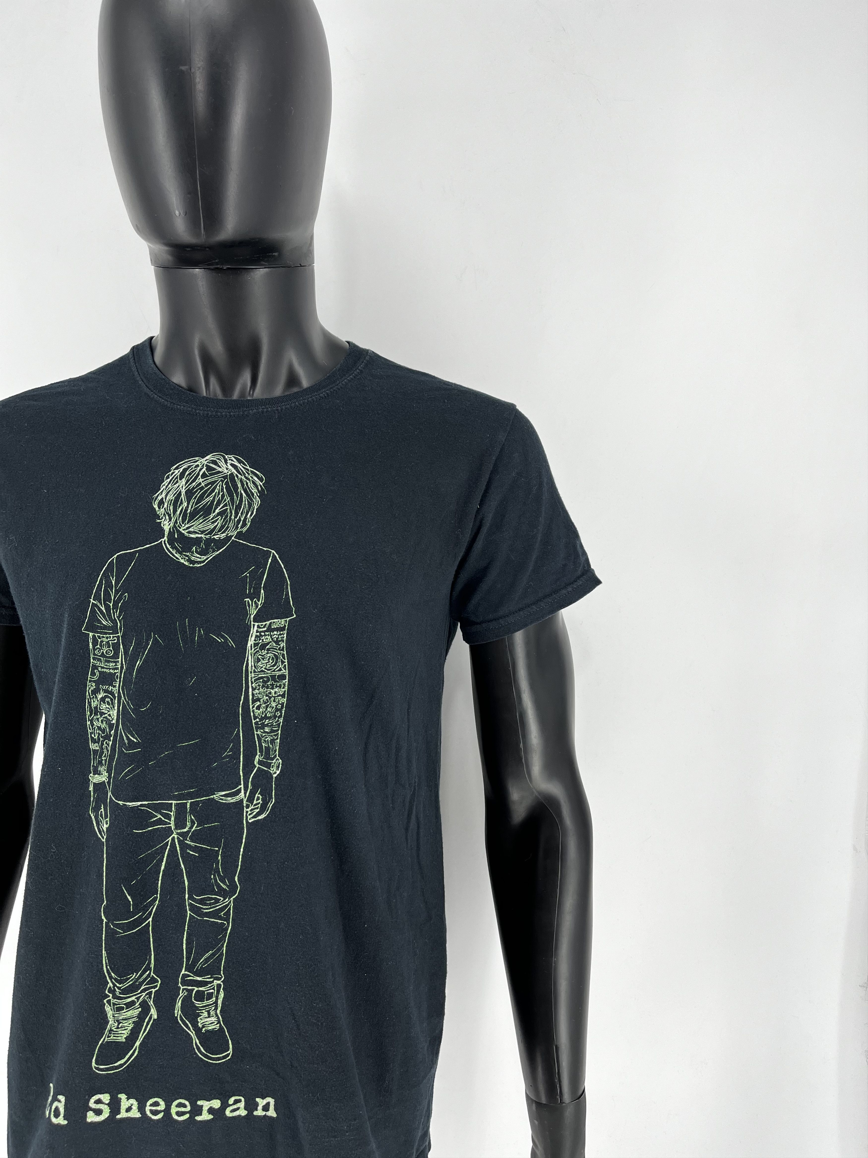Band Tees Ed Sheeran Tour X T-Shirt Double Sided Size M Black Size US M / EU 48-50 / 2 - 6 Thumbnail