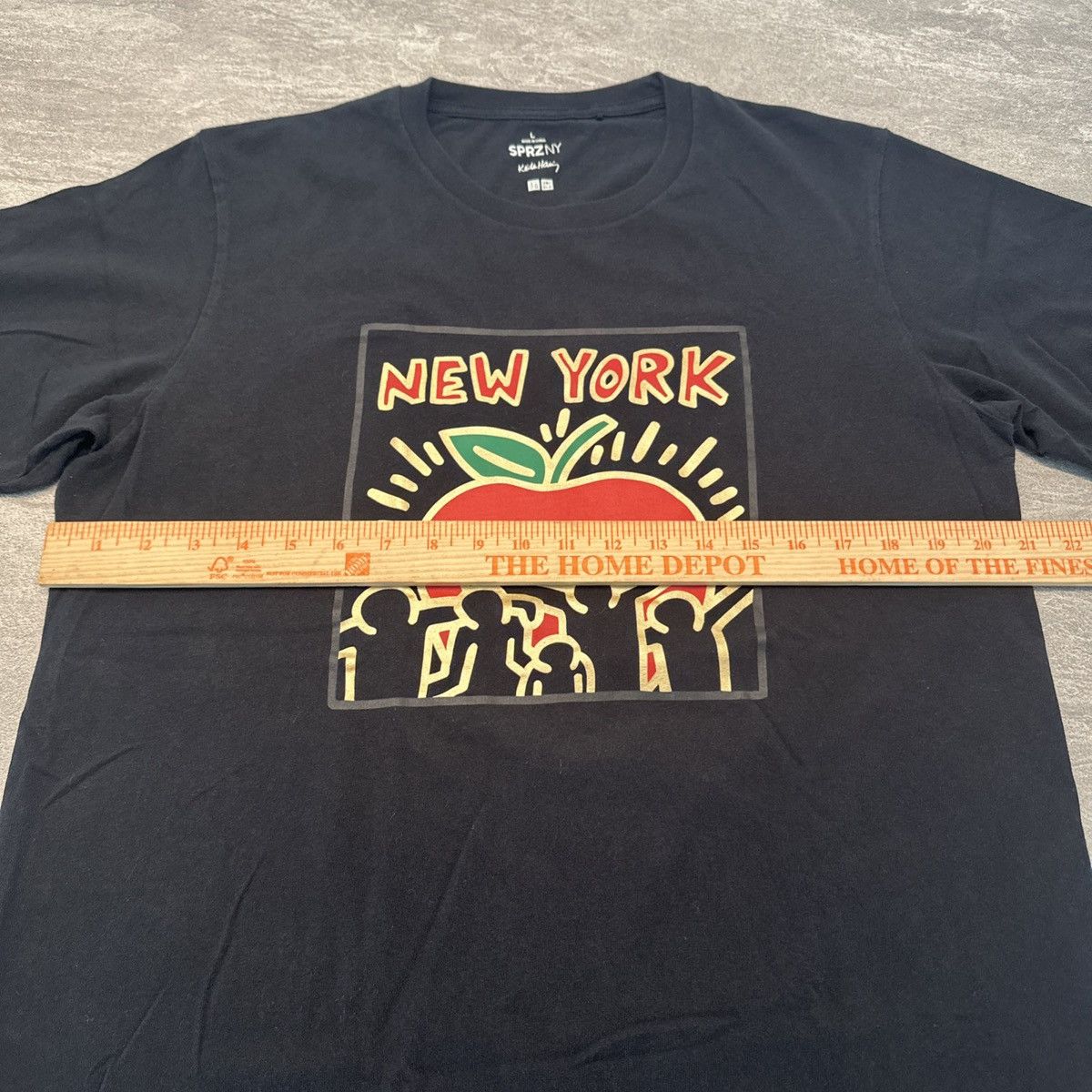 Keith Haring × Uniqlo Uniqlo Keith Haring Sprz American Art T Shirt Rare Big Apple Size US L / EU 52-54 / 3 - 4 Thumbnail
