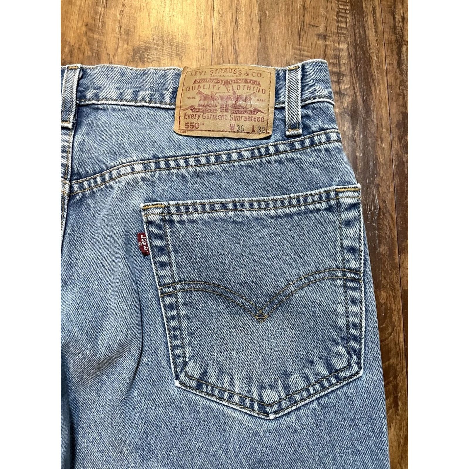 Levi's VINTAGE Levi's 550 Relaxed Fit Jeans Regular 34x31 Light Wash 90s USA Mens Jeans Size US 34 / EU 50 - 3 Thumbnail