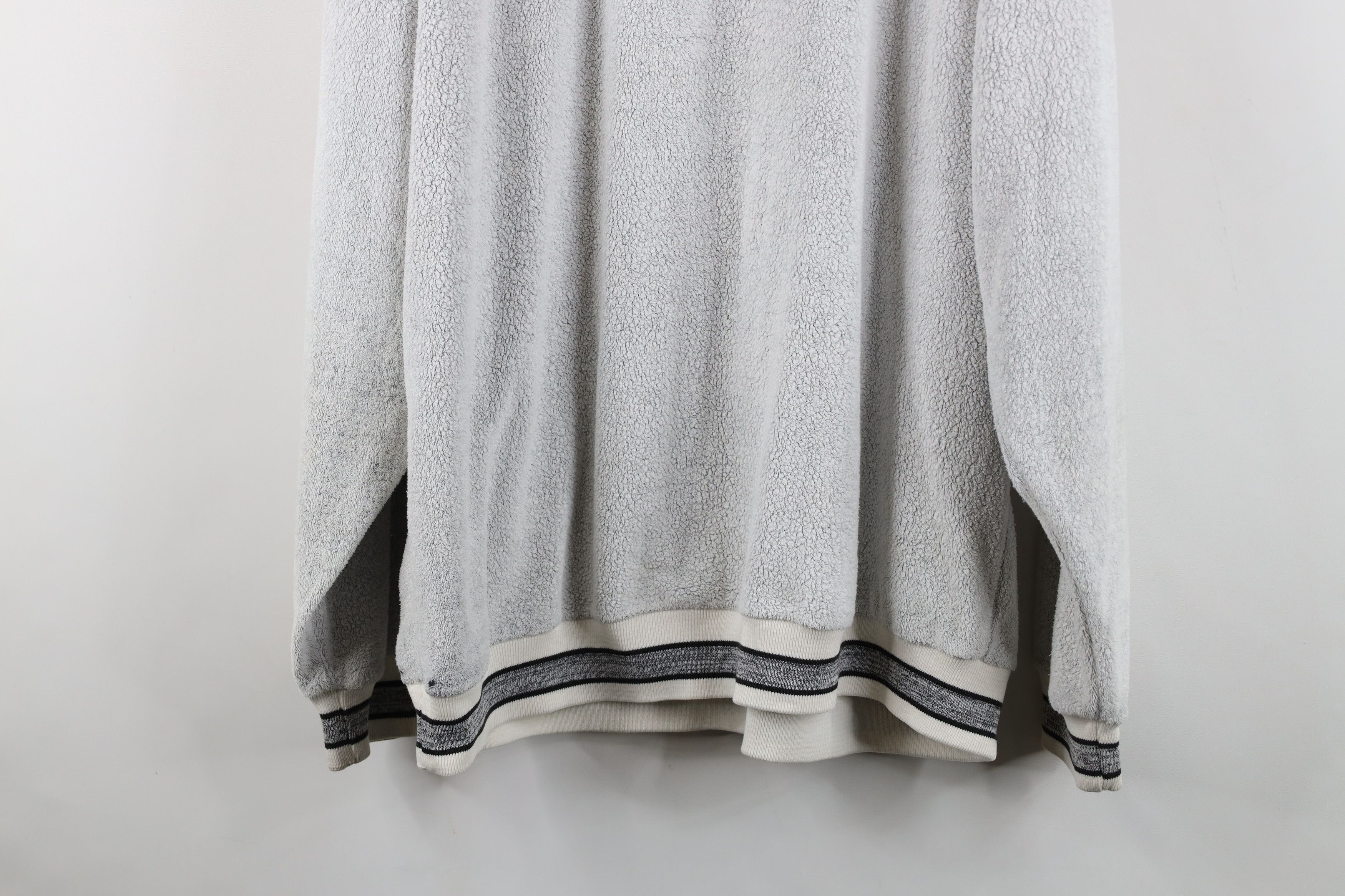 Vintage Vintage 90s Streetwear Thin Toronto Canada Fleece Sweatshirt Size US XXL / EU 58 / 5 - 12 Thumbnail