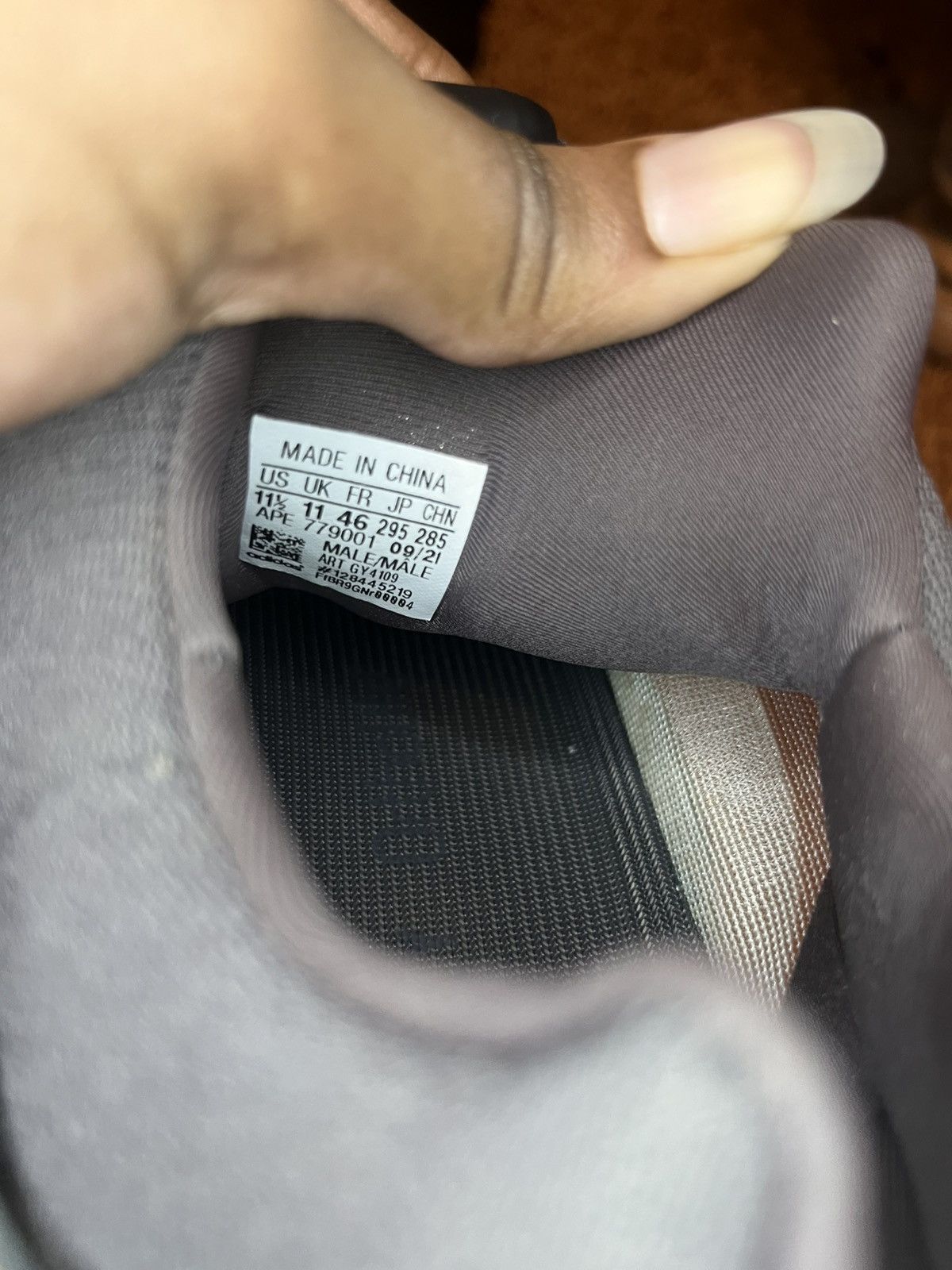 Yeezy Yezzy 700 V3 'Copper Fade' Size US 11.5 / EU 44-45 - 6 Thumbnail