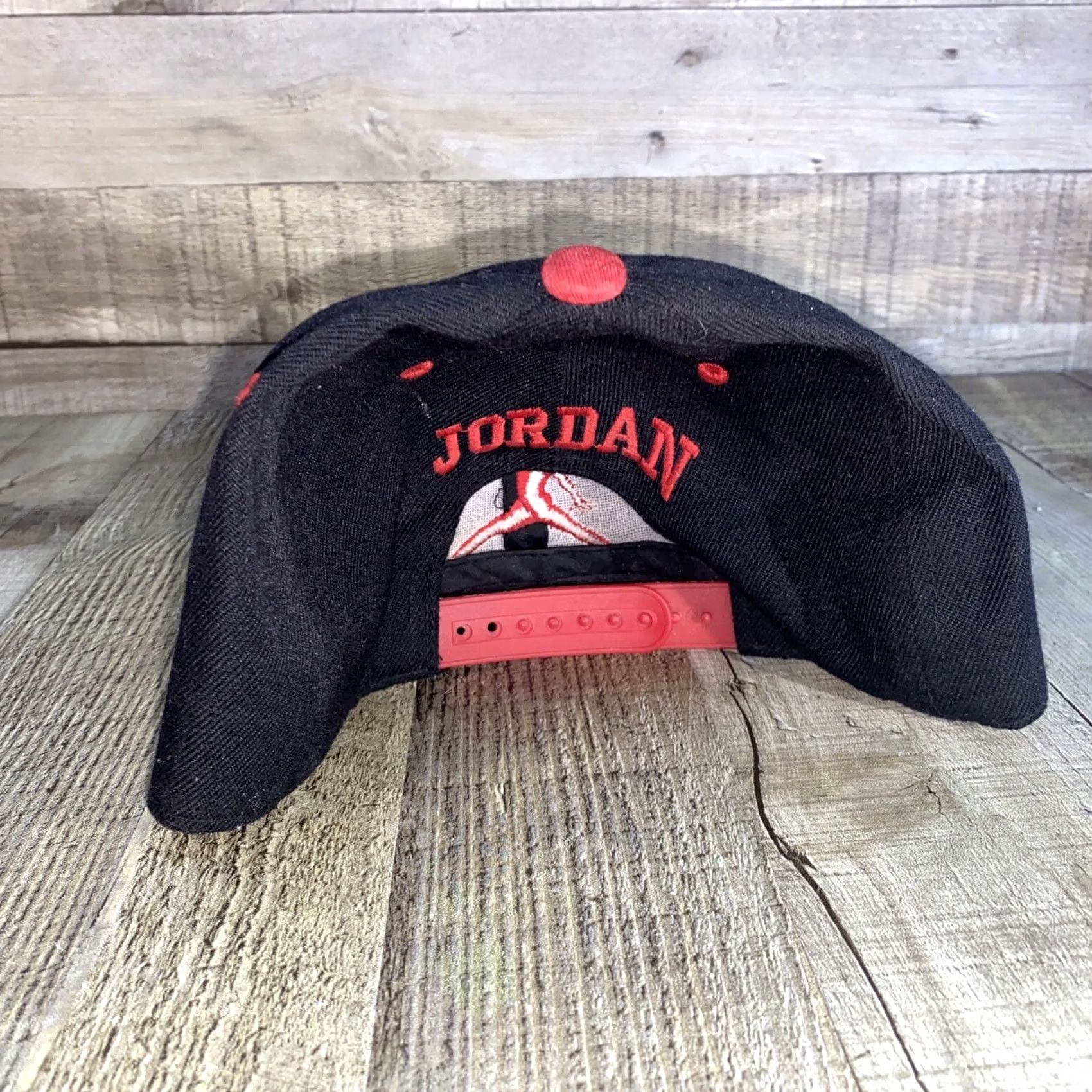 Jordan Brand VINTAGE Jordan Chicago Bulls Snapback Hat Men Adjustable Black Y2K Head Covers Gas Station Style Size ONE SIZE - 2 Thumbnail